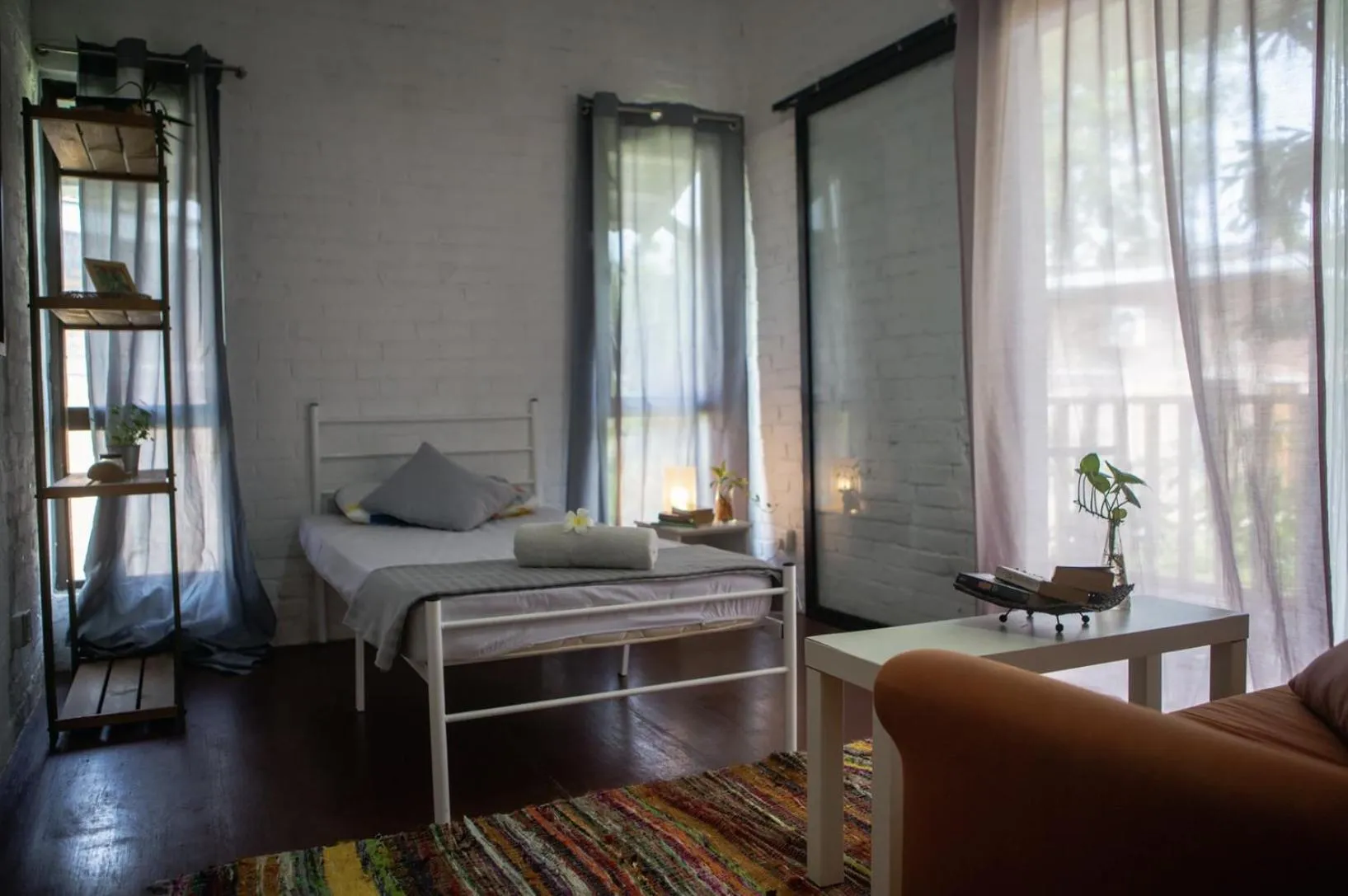 Bed in Rouhi Retreats By Doulos