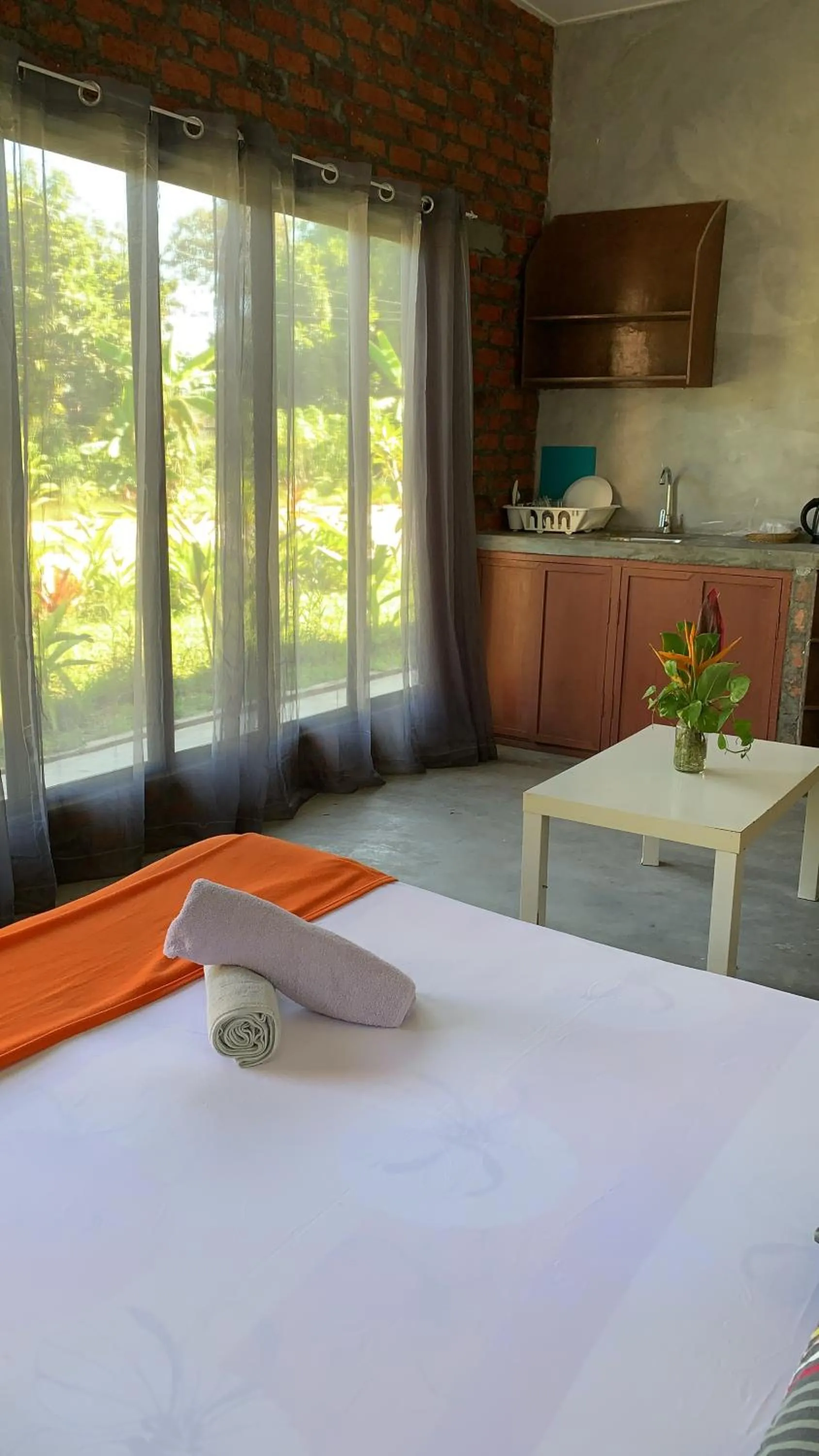 Bed in Rouhi Retreats By Doulos