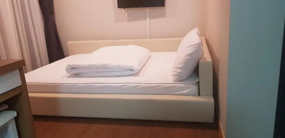 Bed in Jeju batdol guesthouse