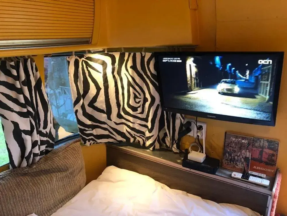 Bed in Out of Park Bed in Out of Park