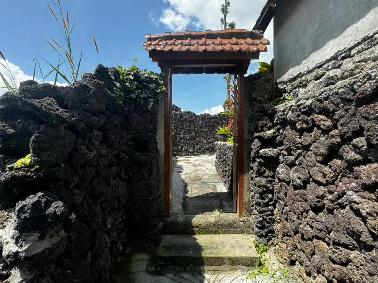 Facade/entrance in Belvilla Break Coffee Kintamani