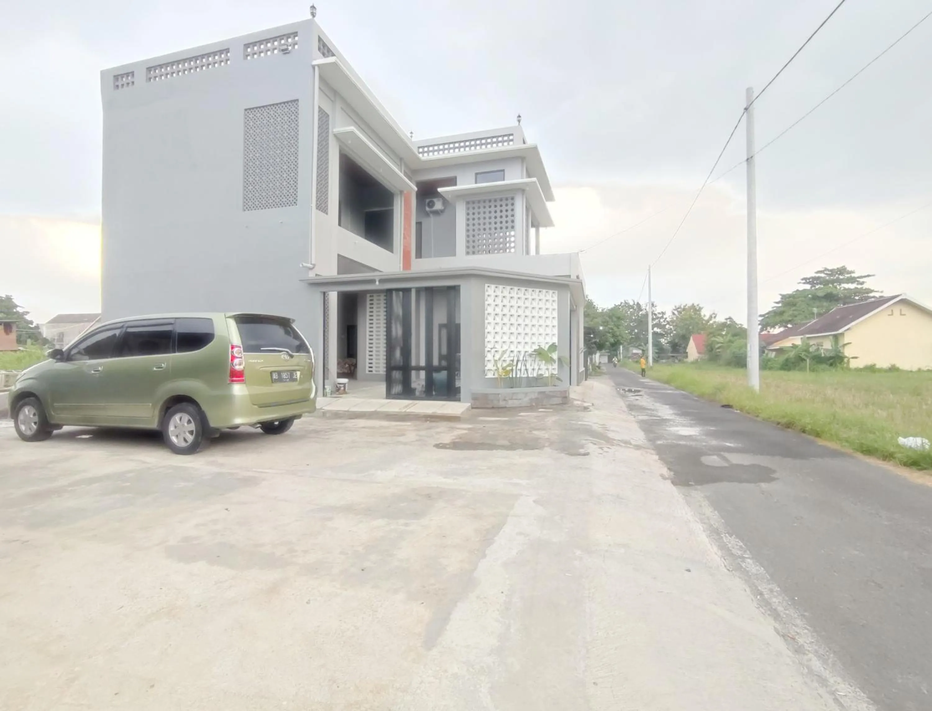 Property building in RedDoorz near Graha Saba Buana 2