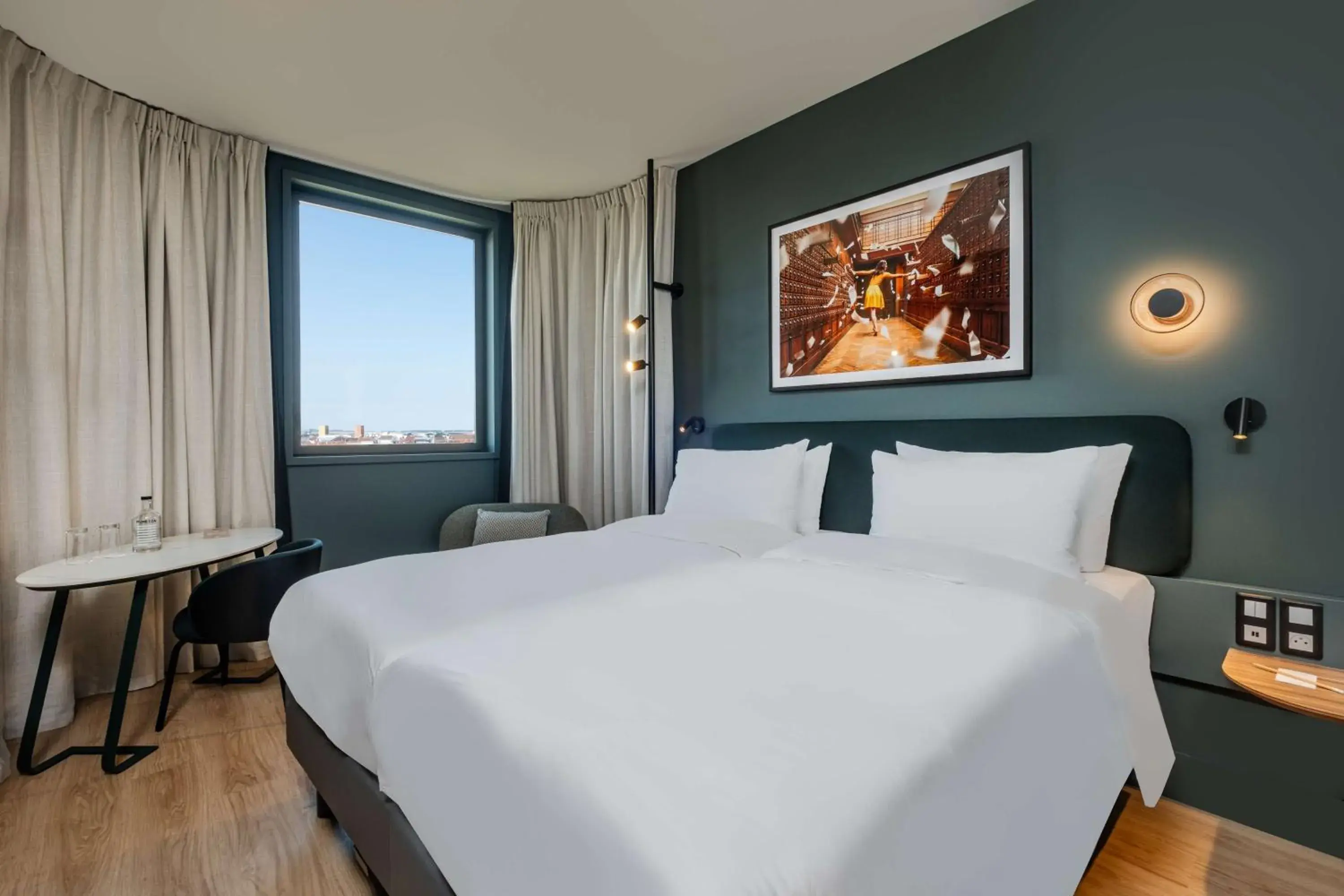 Bedroom, Bed in Radisson Hotel Reims Bedroom, Bed in Radisson Hotel Reims