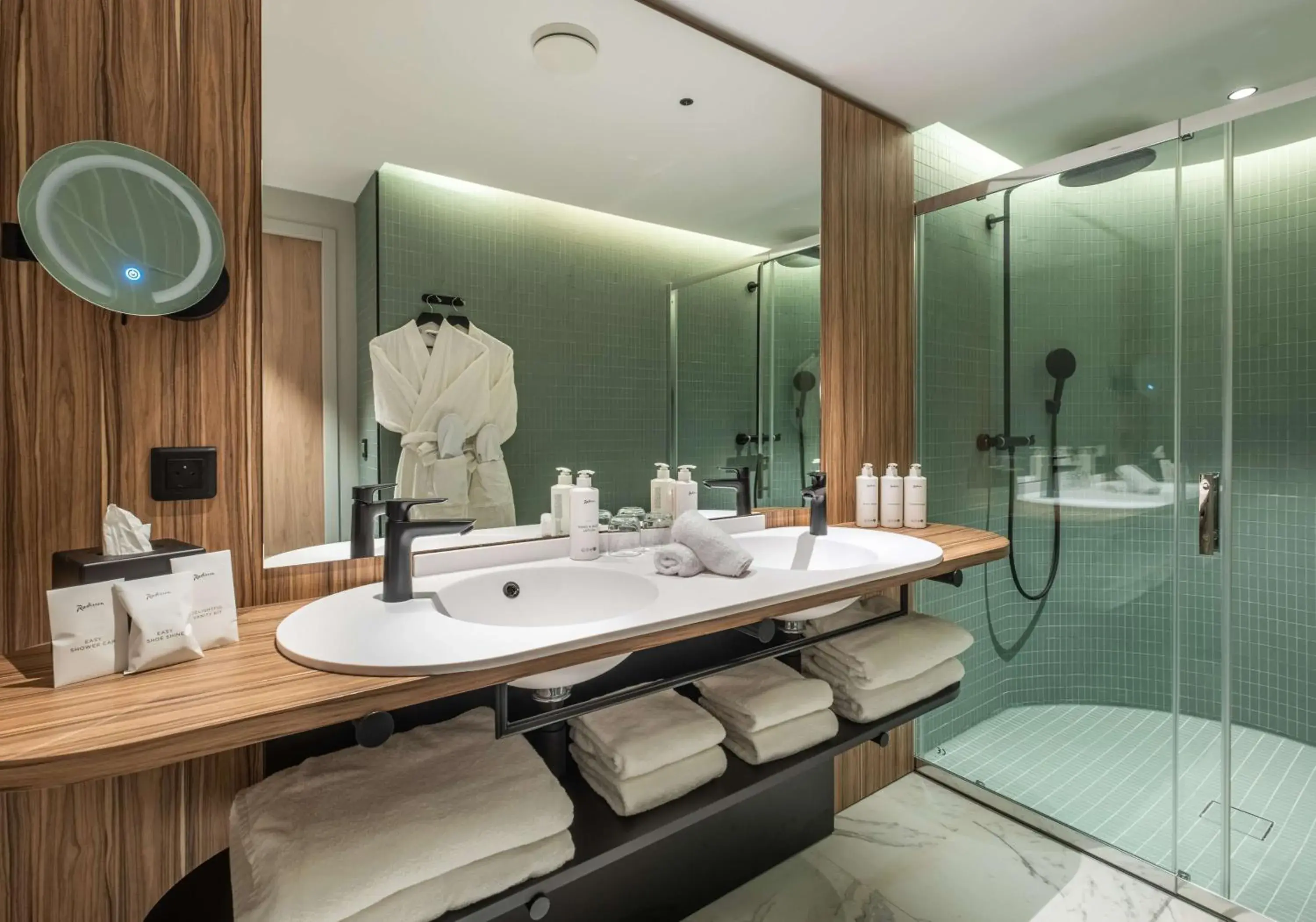 Bathroom in Radisson Hotel Reims Bathroom in Radisson Hotel Reims