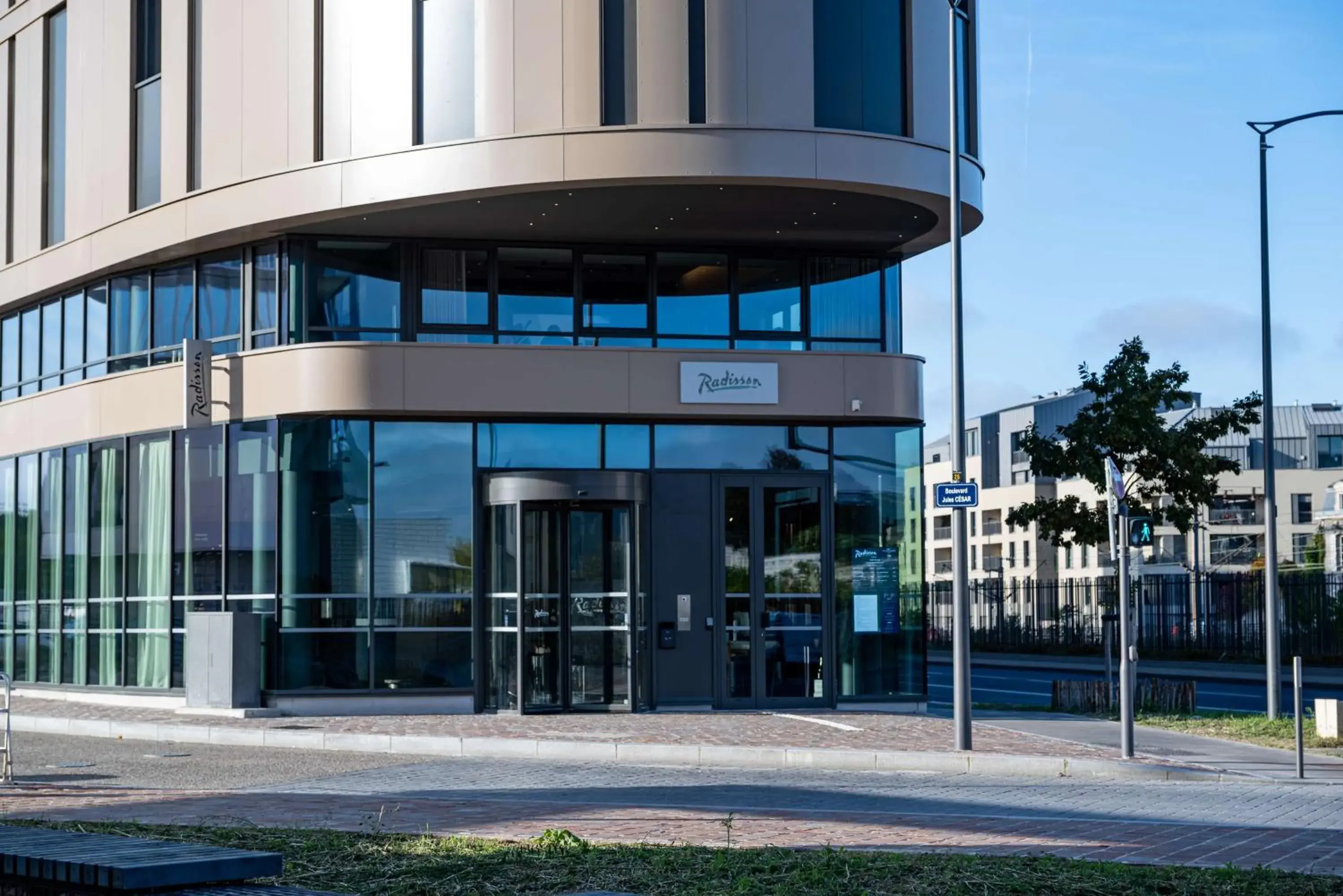 Property building in Radisson Hotel Reims Property building in Radisson Hotel Reims