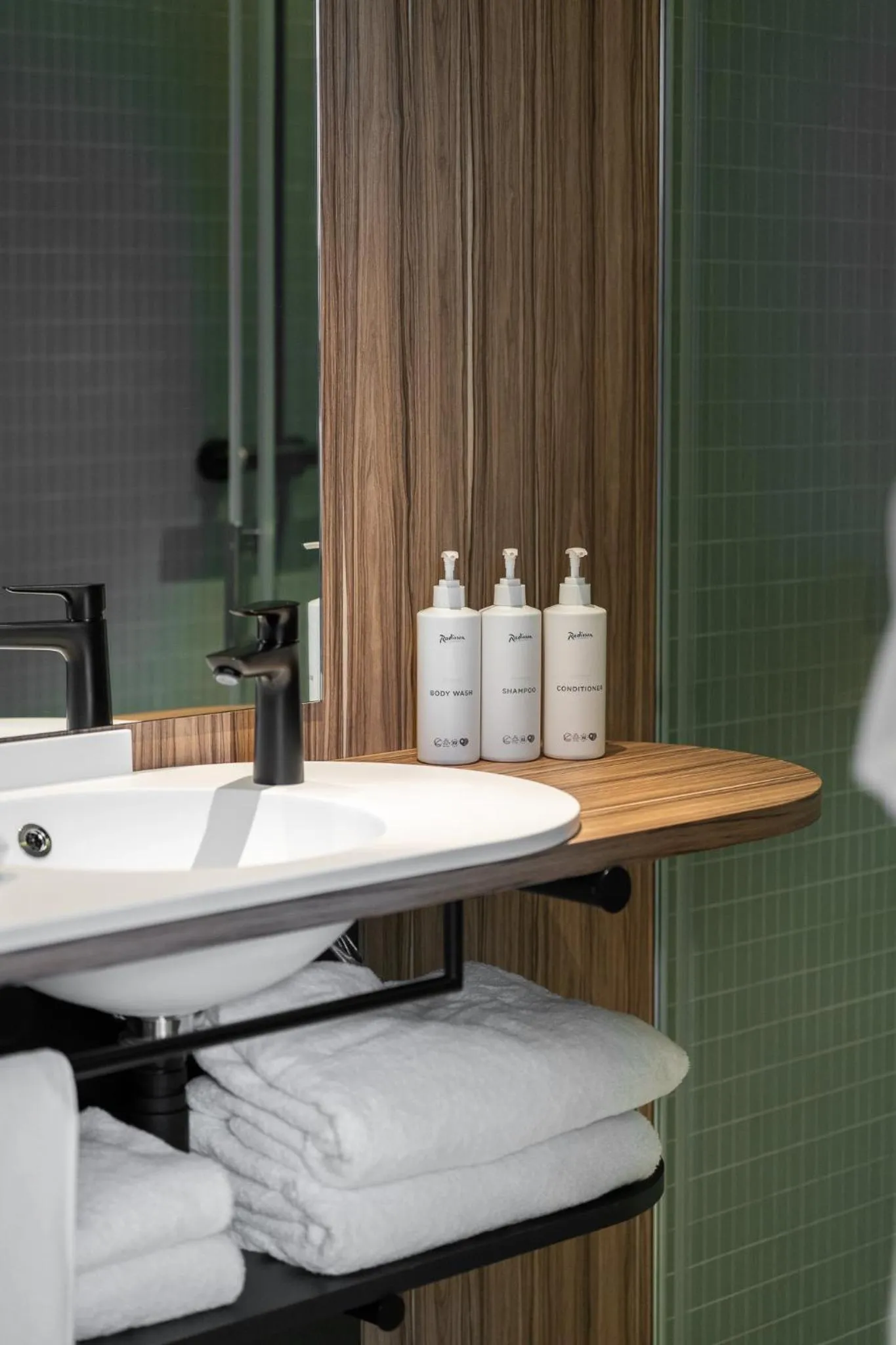 Bathroom in Radisson Hotel Reims