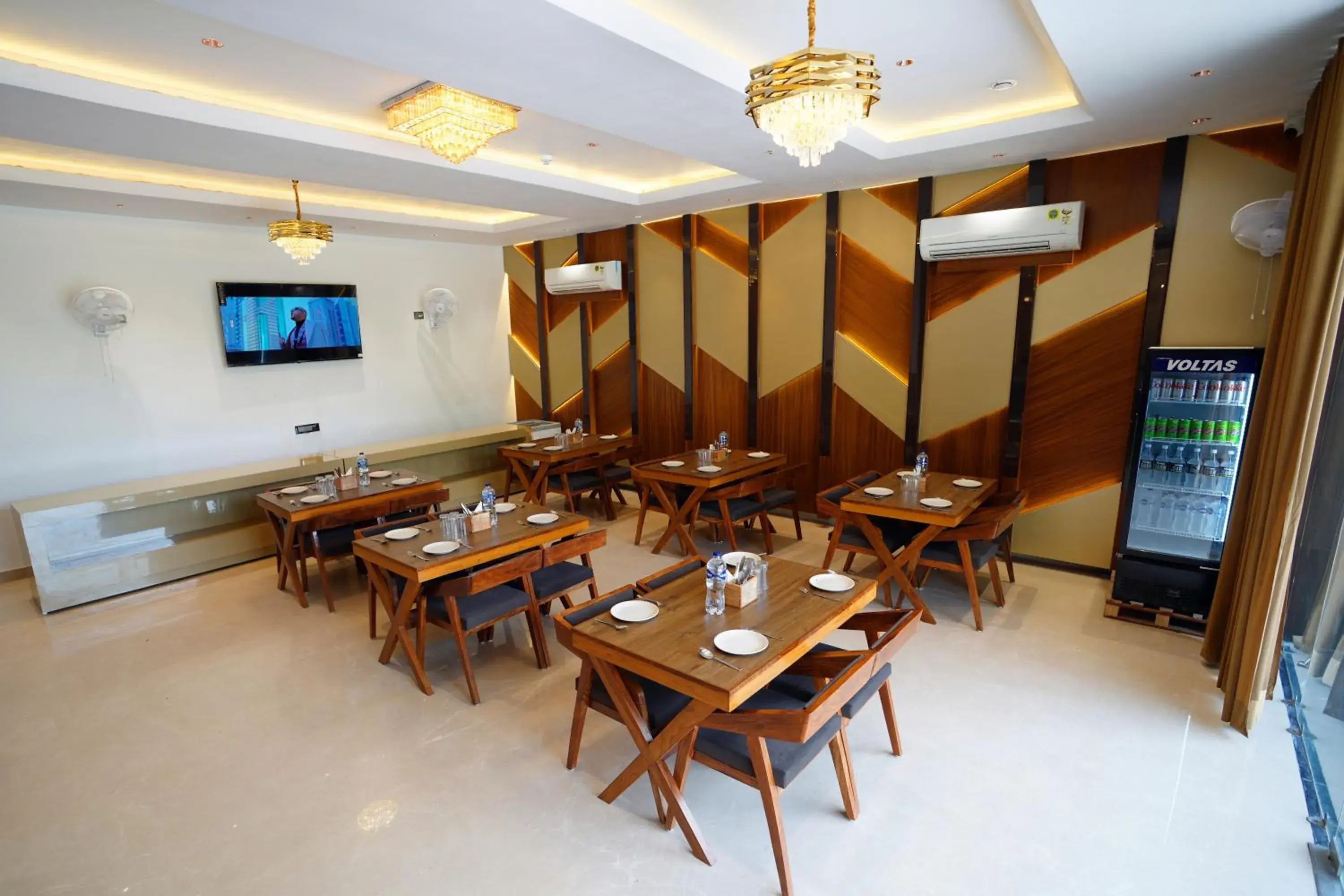 Restaurant/places to eat in HOTEL CASA ROYALE Restaurant/places to eat in HOTEL CASA ROYALE