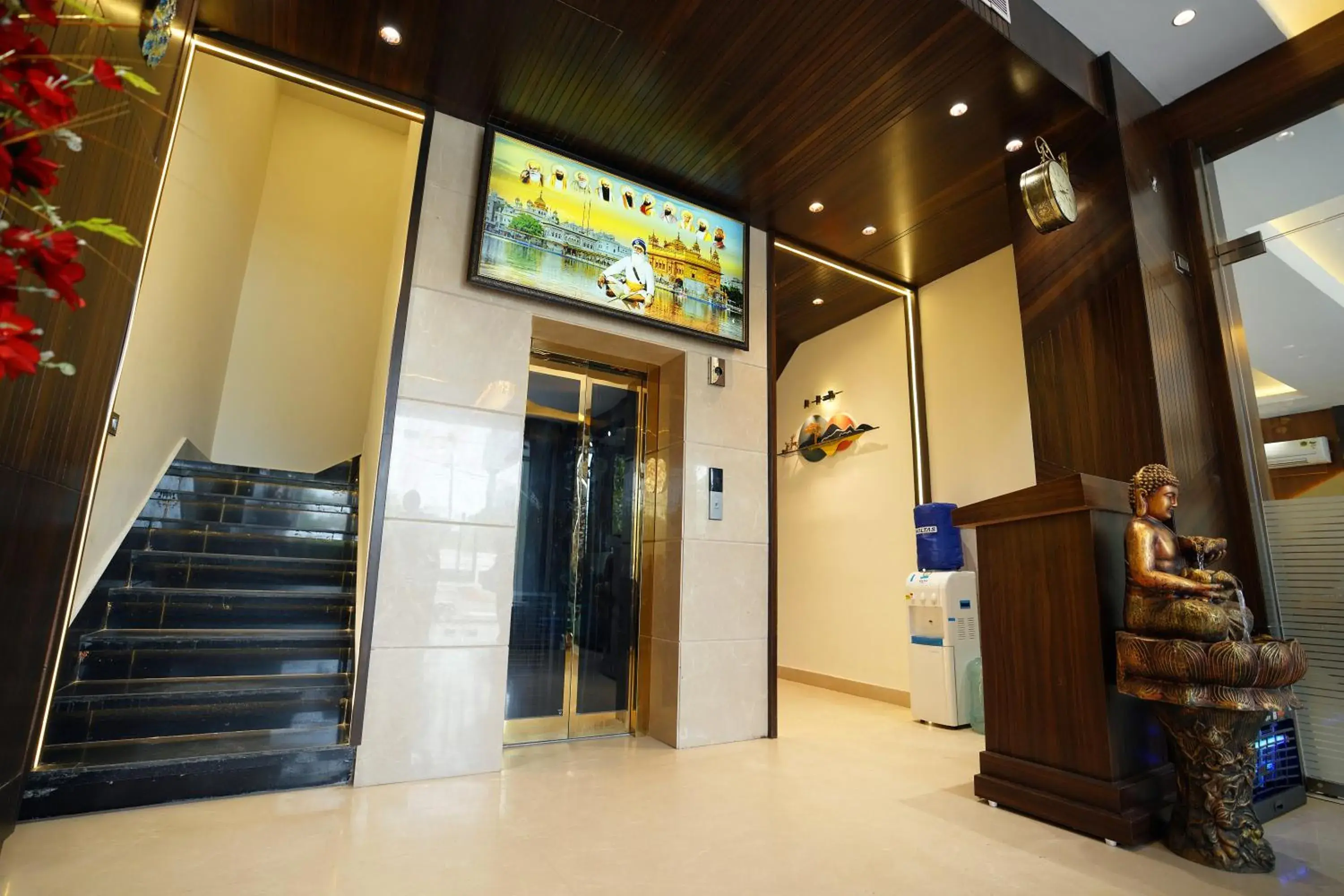 Lobby or reception in HOTEL CASA ROYALE Lobby or reception in HOTEL CASA ROYALE