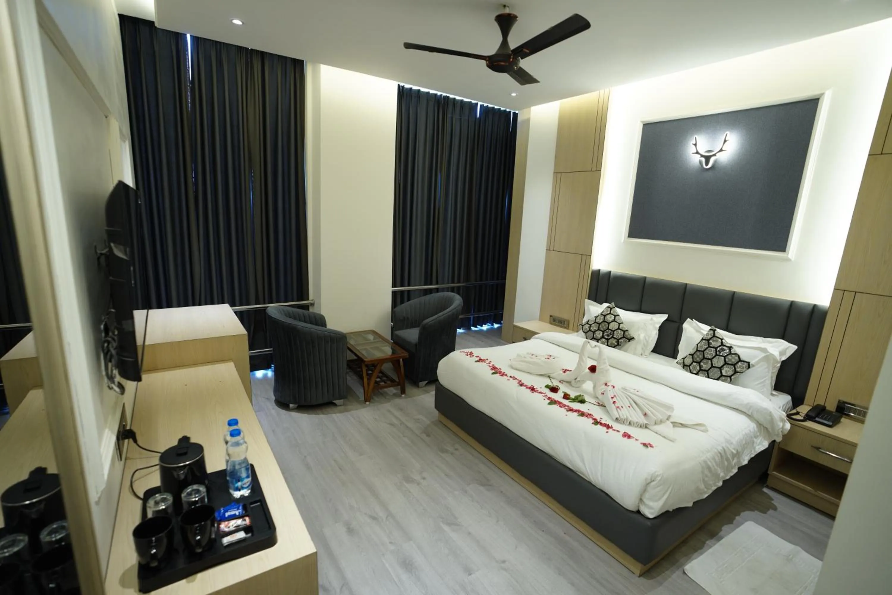 Shower in HOTEL CASA ROYALE