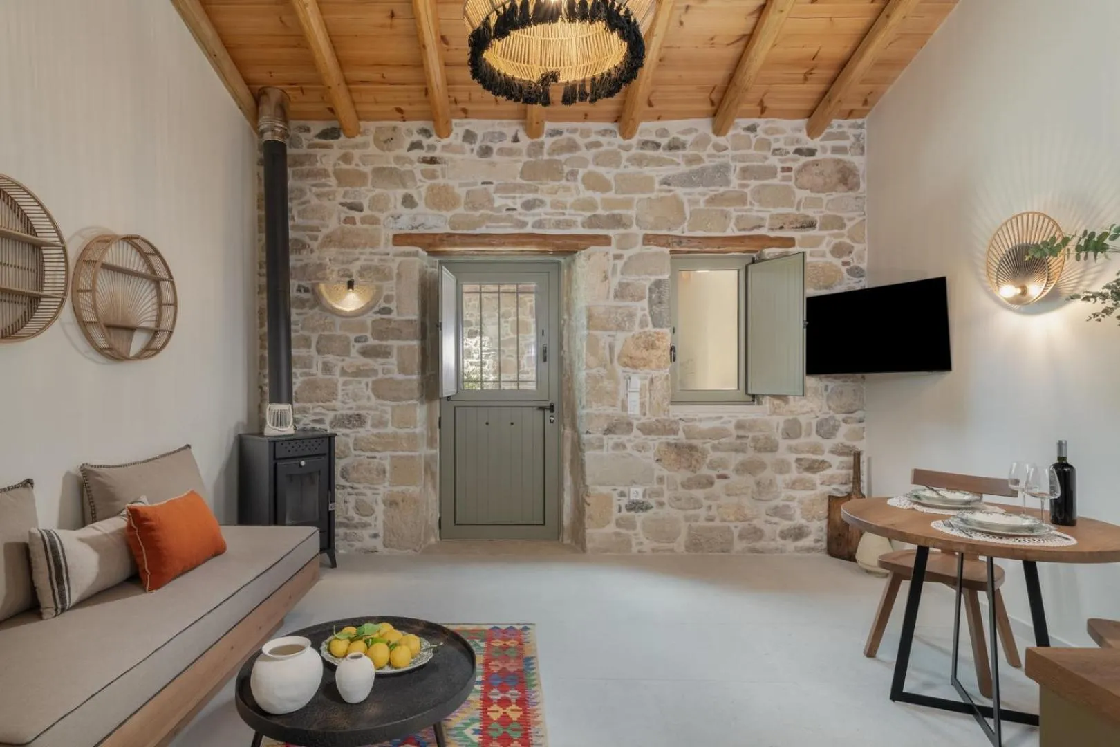 TV and multimedia in St-Ten Stone Built Village