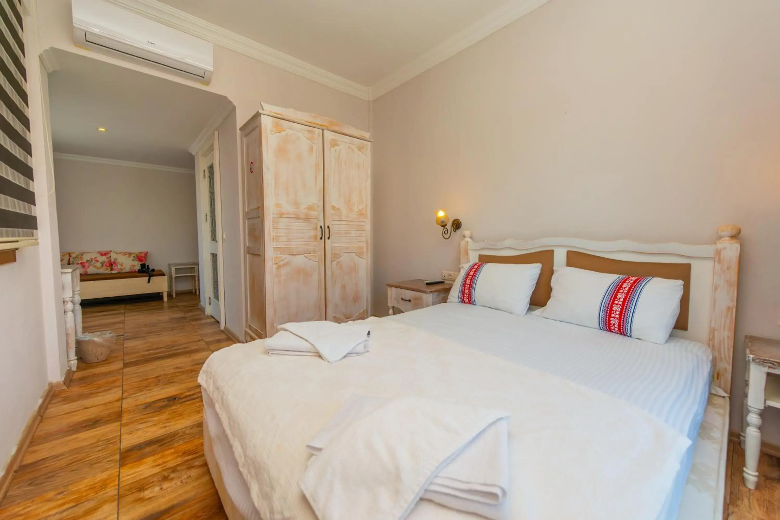 Photo of the whole room, Bed in Cennet Life Hotel Photo of the whole room, Bed in Cennet Life Hotel