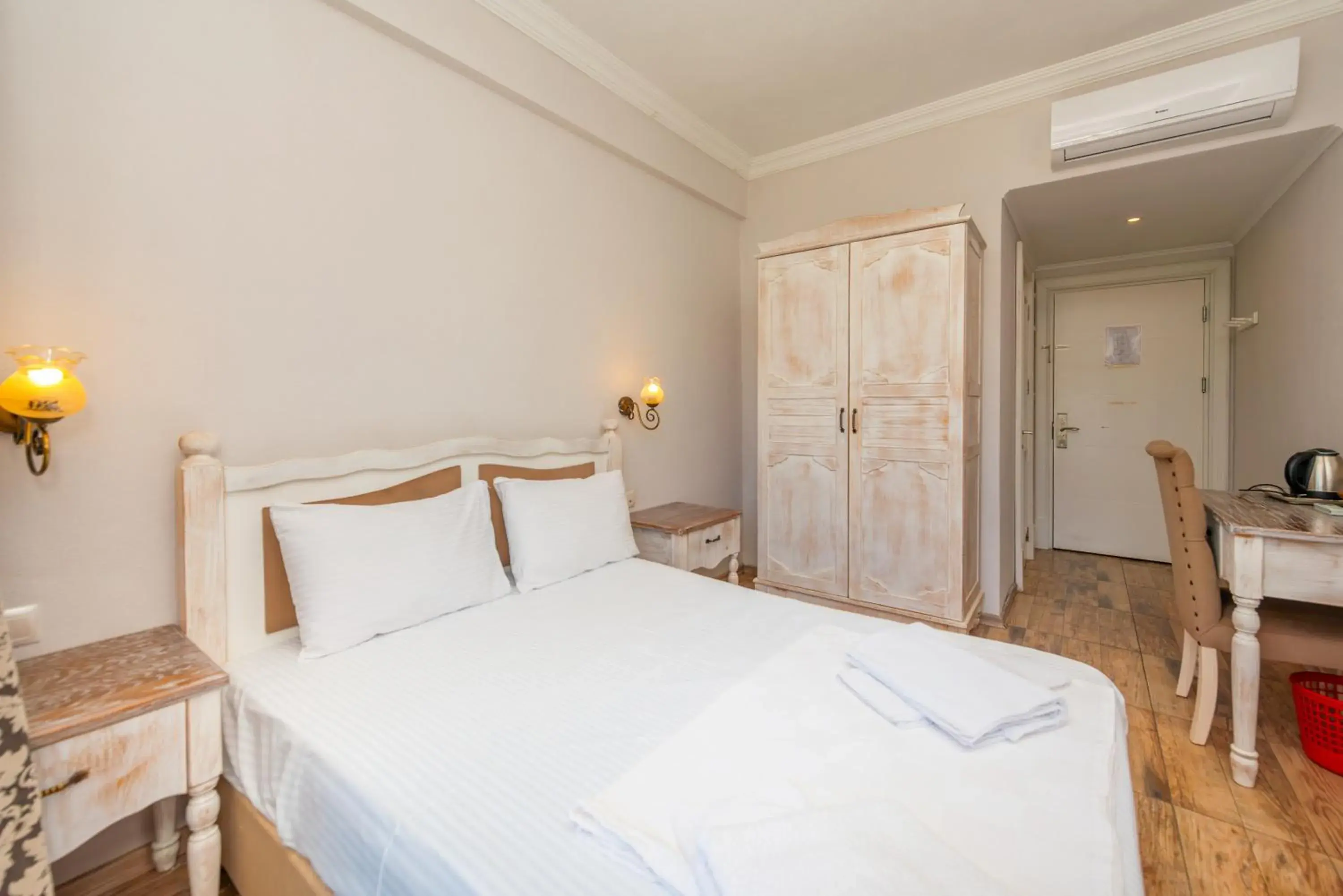 Photo of the whole room, Bed in Cennet Life Hotel Photo of the whole room, Bed in Cennet Life Hotel