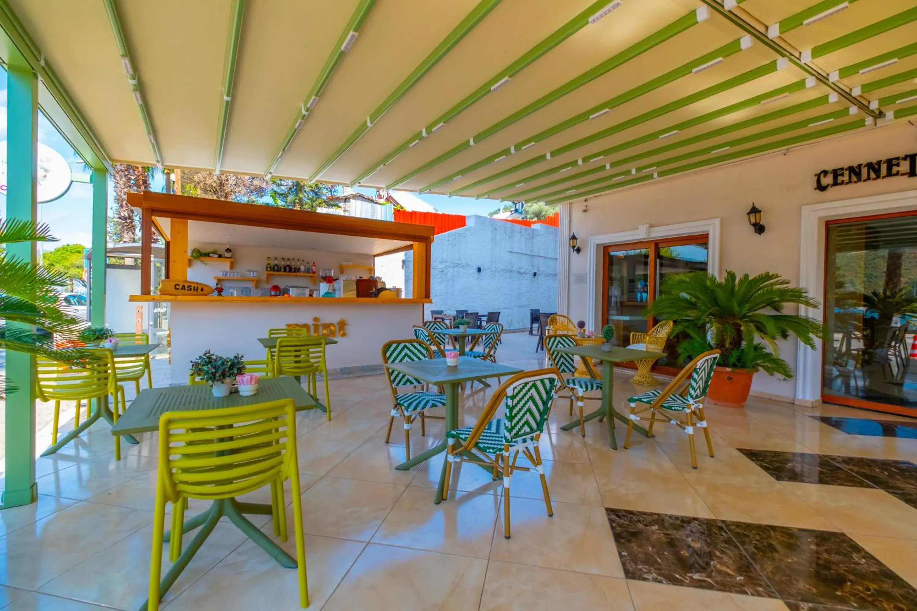 Restaurant/places to eat in Cennet Life Hotel Restaurant/places to eat in Cennet Life Hotel