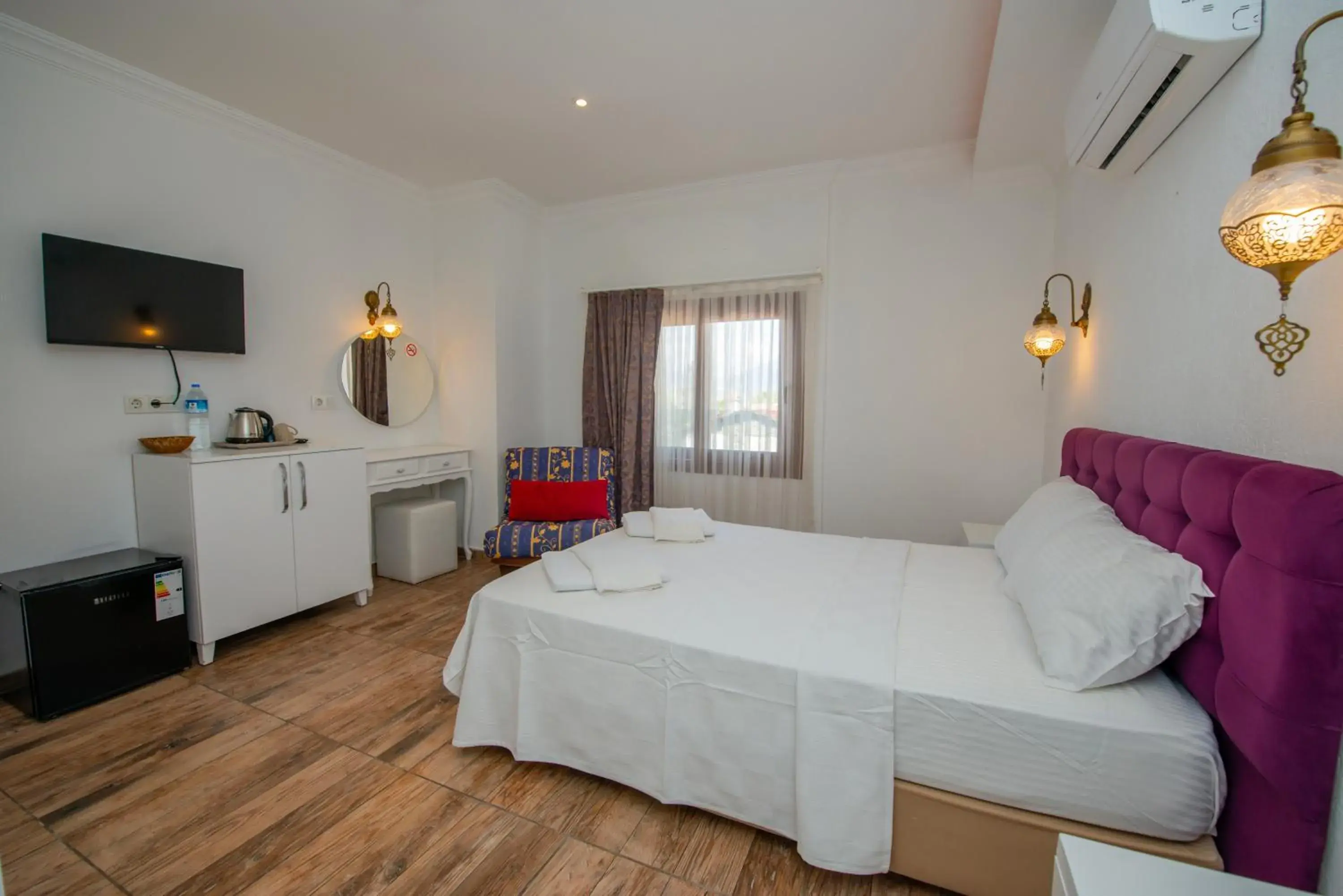 Photo of the whole room, Bed in Cennet Life Hotel Photo of the whole room, Bed in Cennet Life Hotel