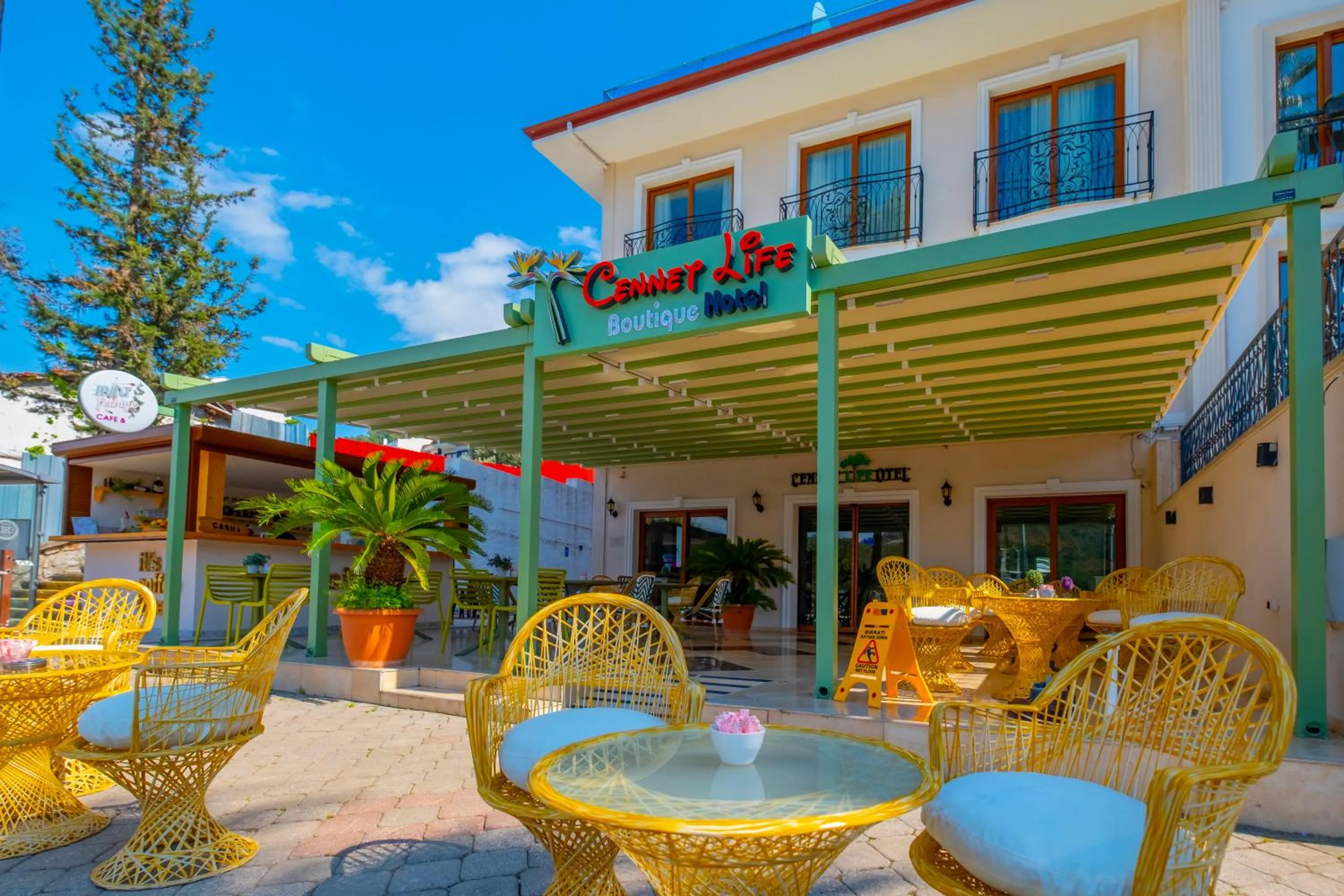 Property building in Cennet Life Hotel