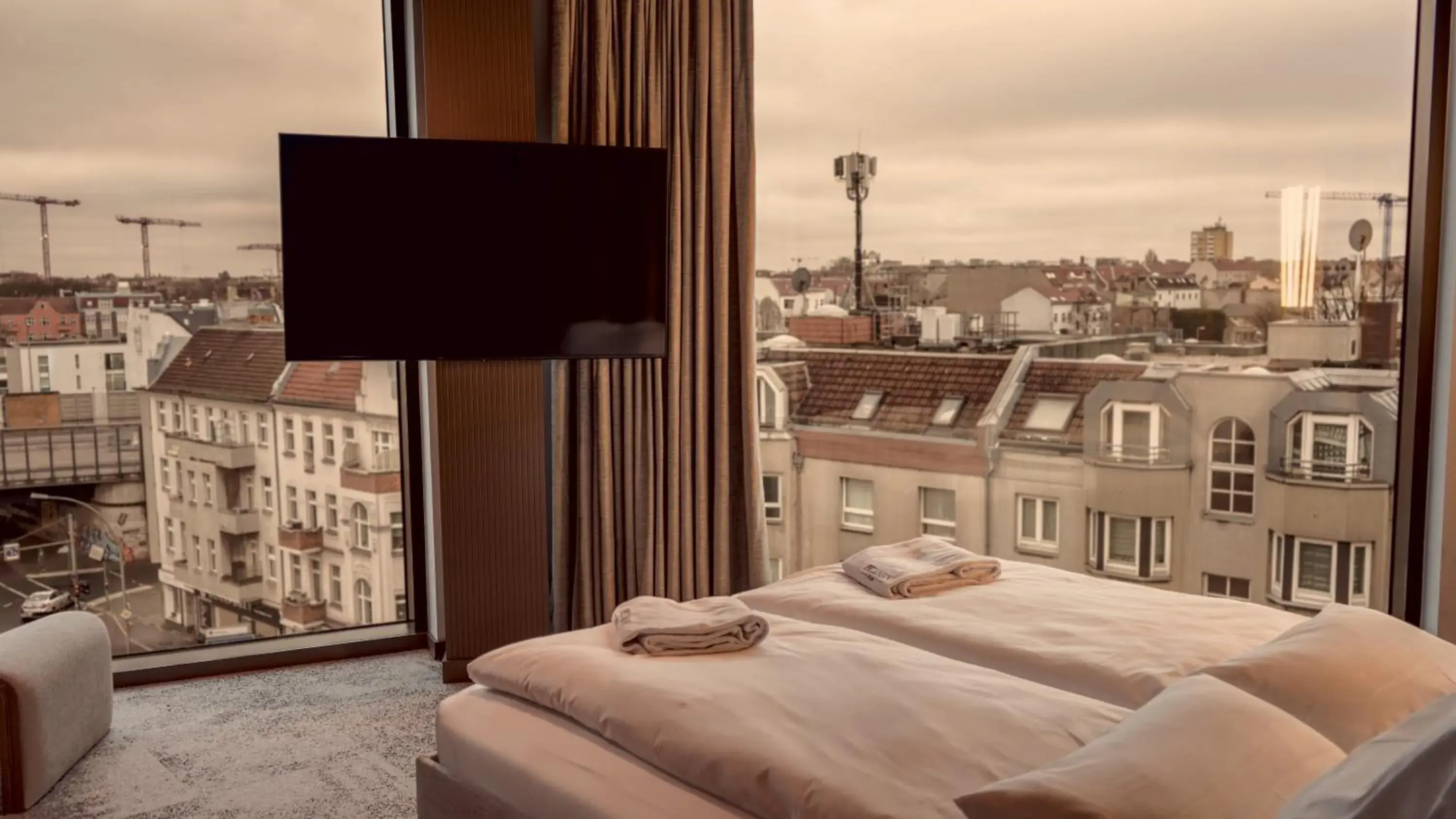 Bed in Bellman Hotel Bed in Bellman Hotel