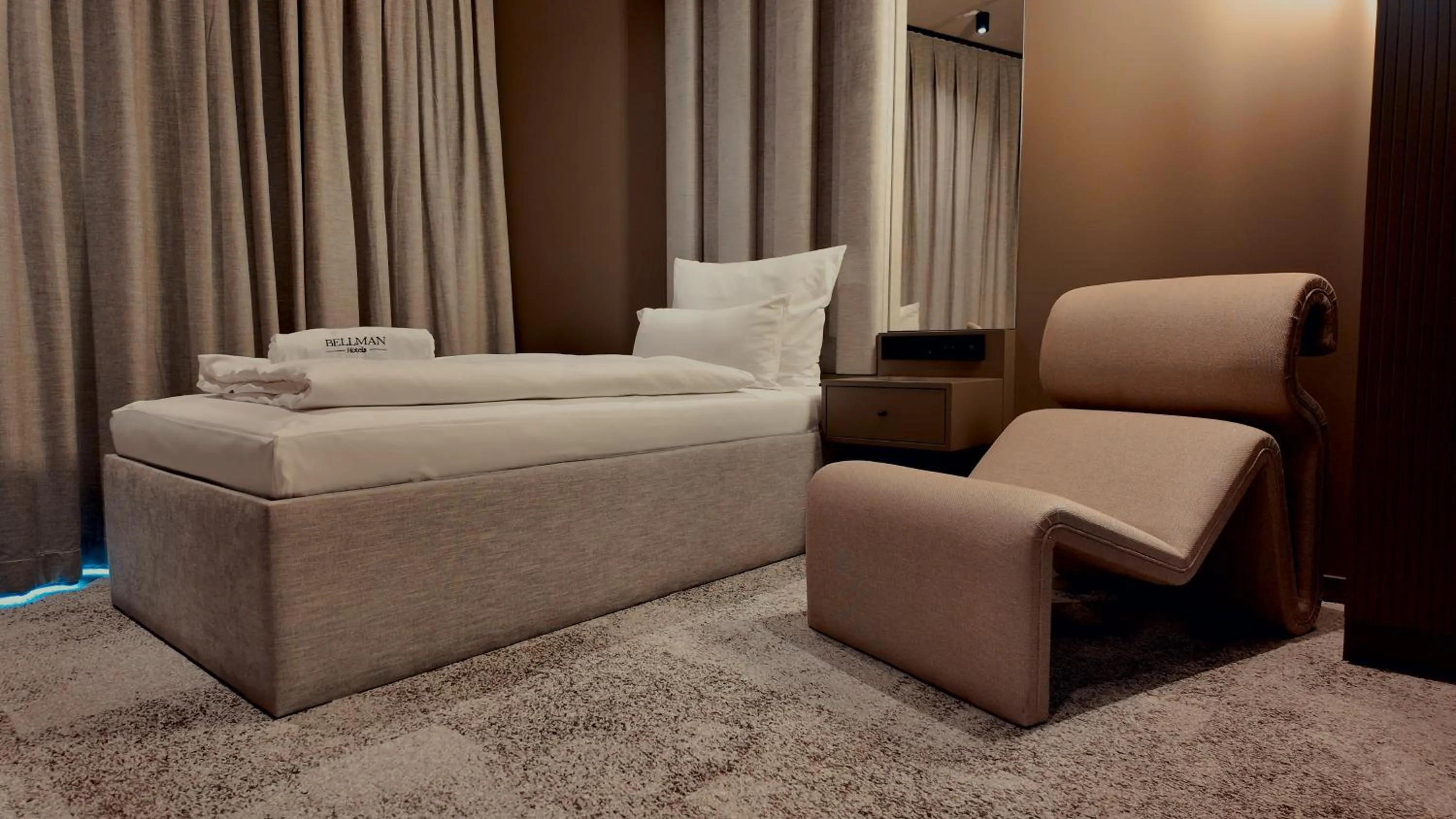 Bed in Bellman Hotel