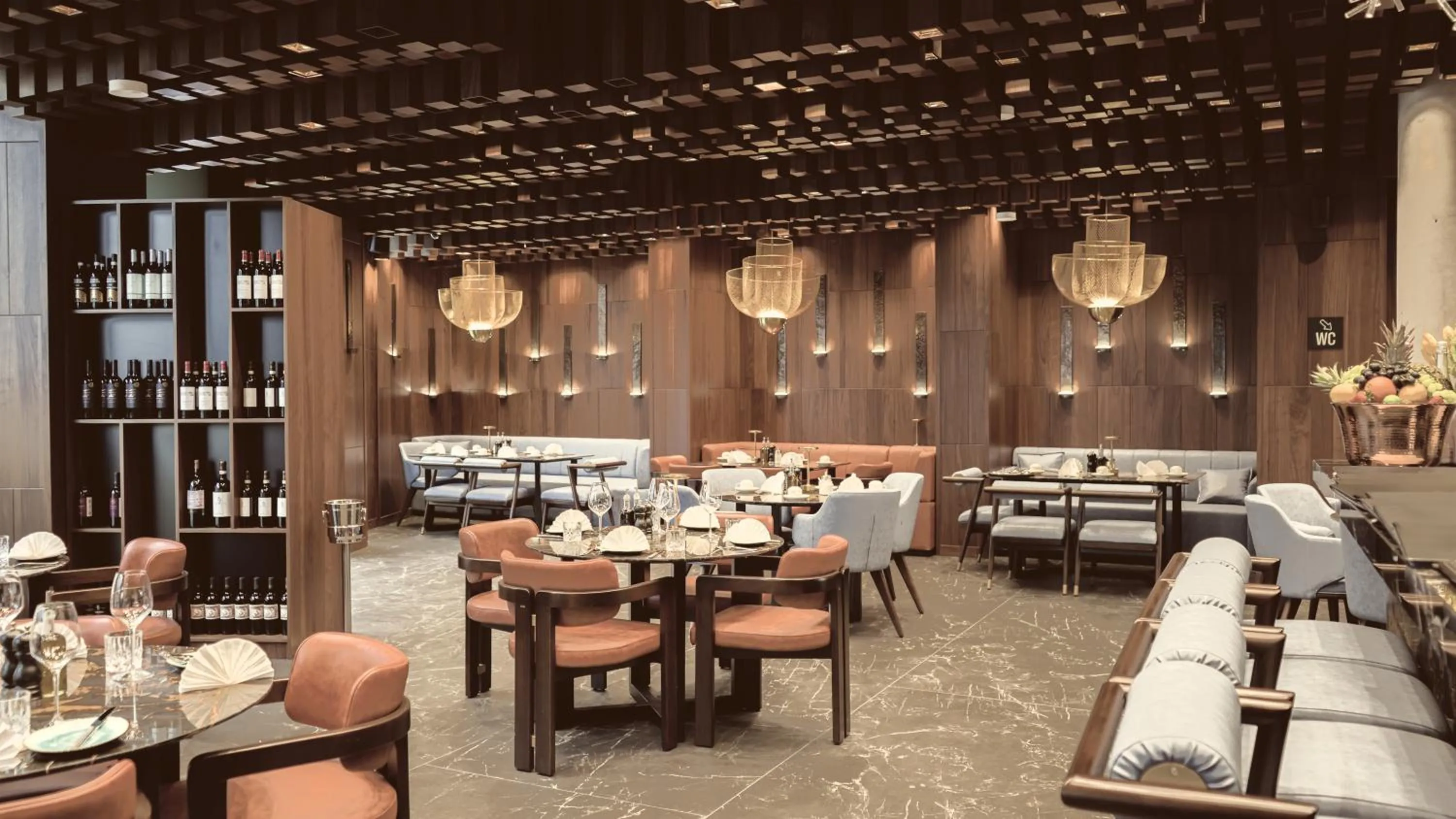 Restaurant/places to eat in Bellman Hotel