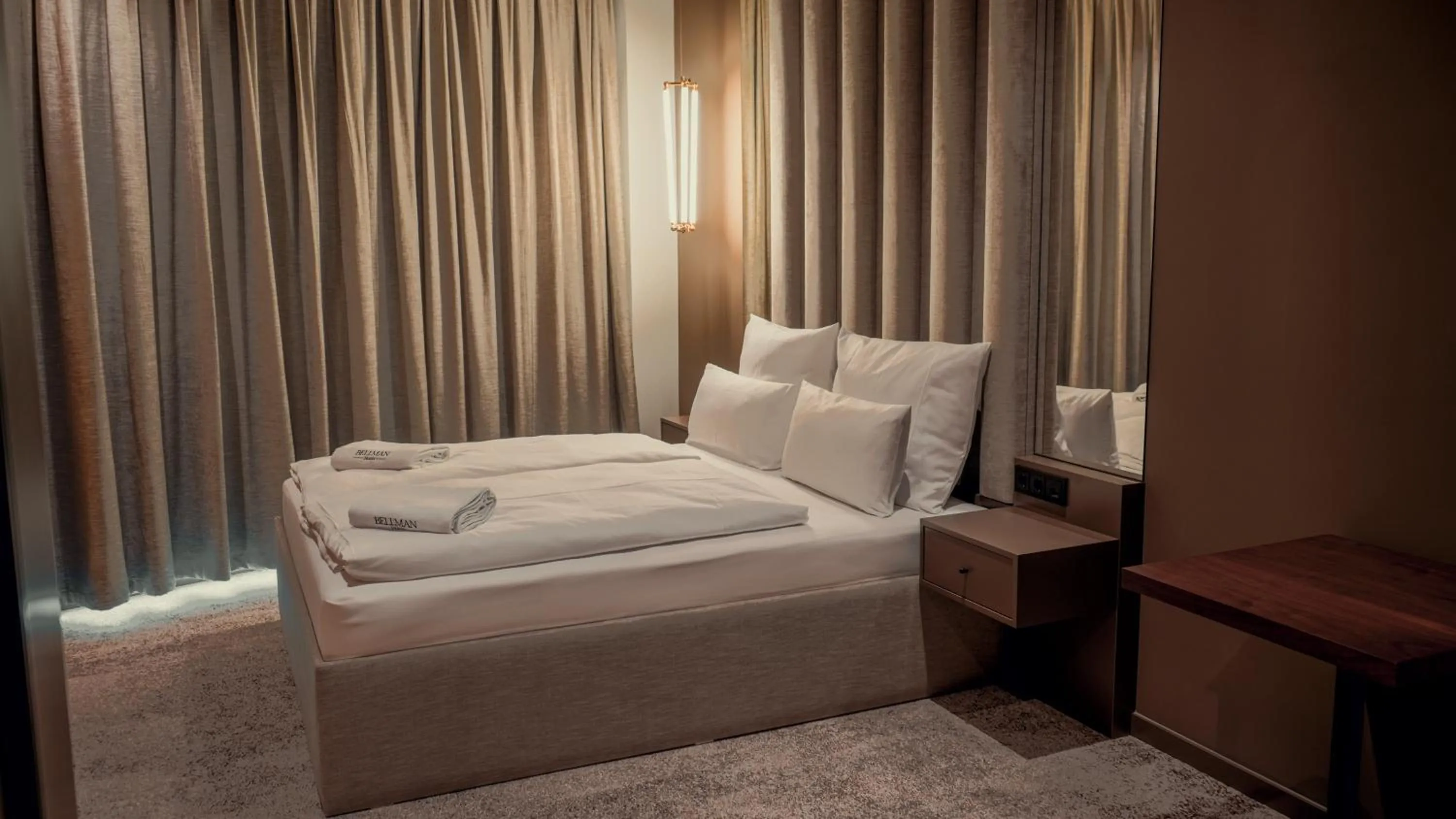 Bedroom, Bed in Bellman Hotel