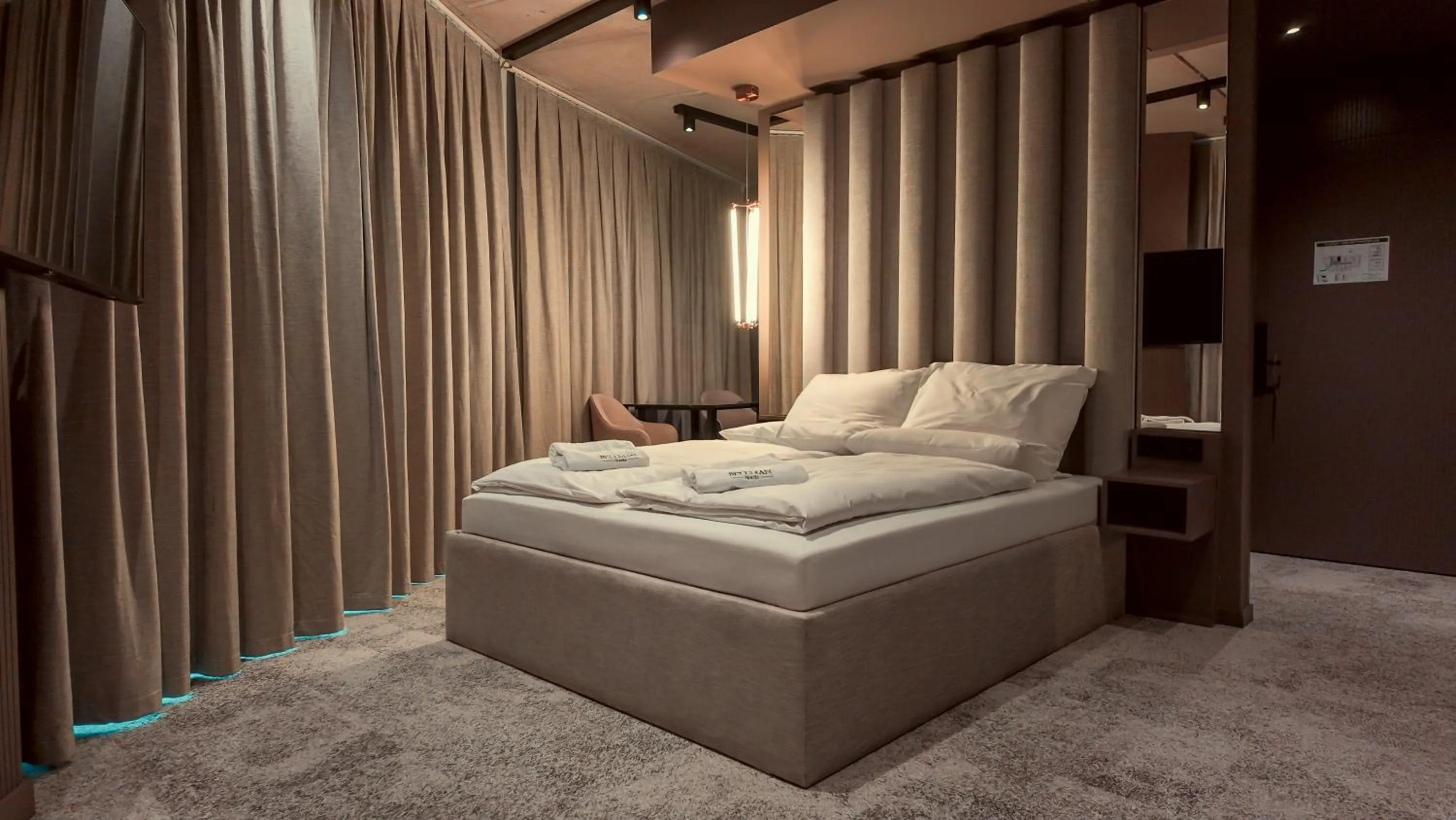 Bed in Bellman Hotel