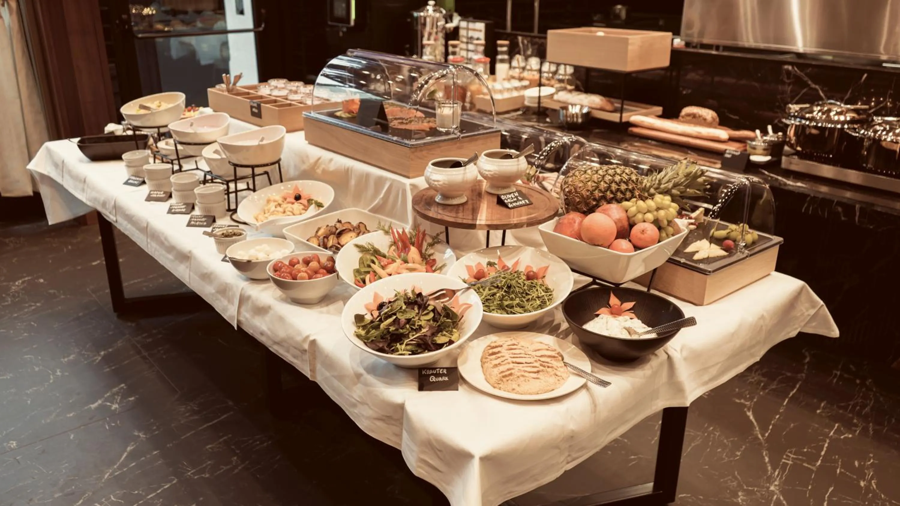 Food and drinks in Bellman Hotel