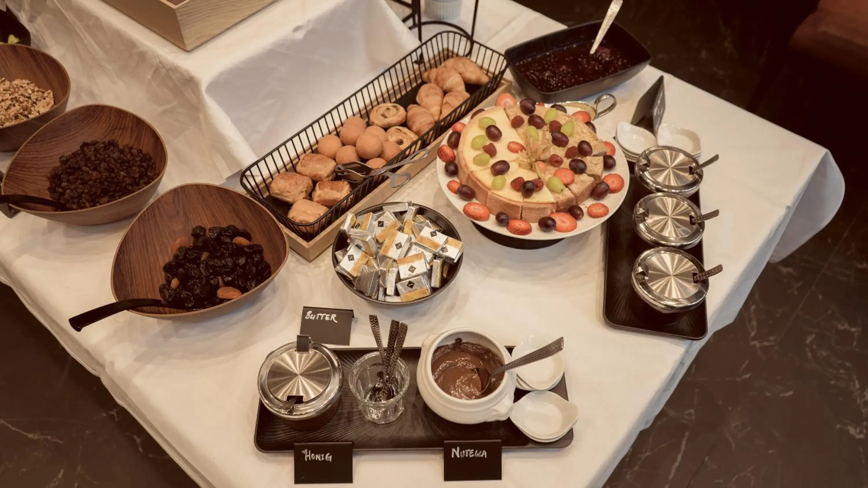 Breakfast in Bellman Hotel Breakfast in Bellman Hotel