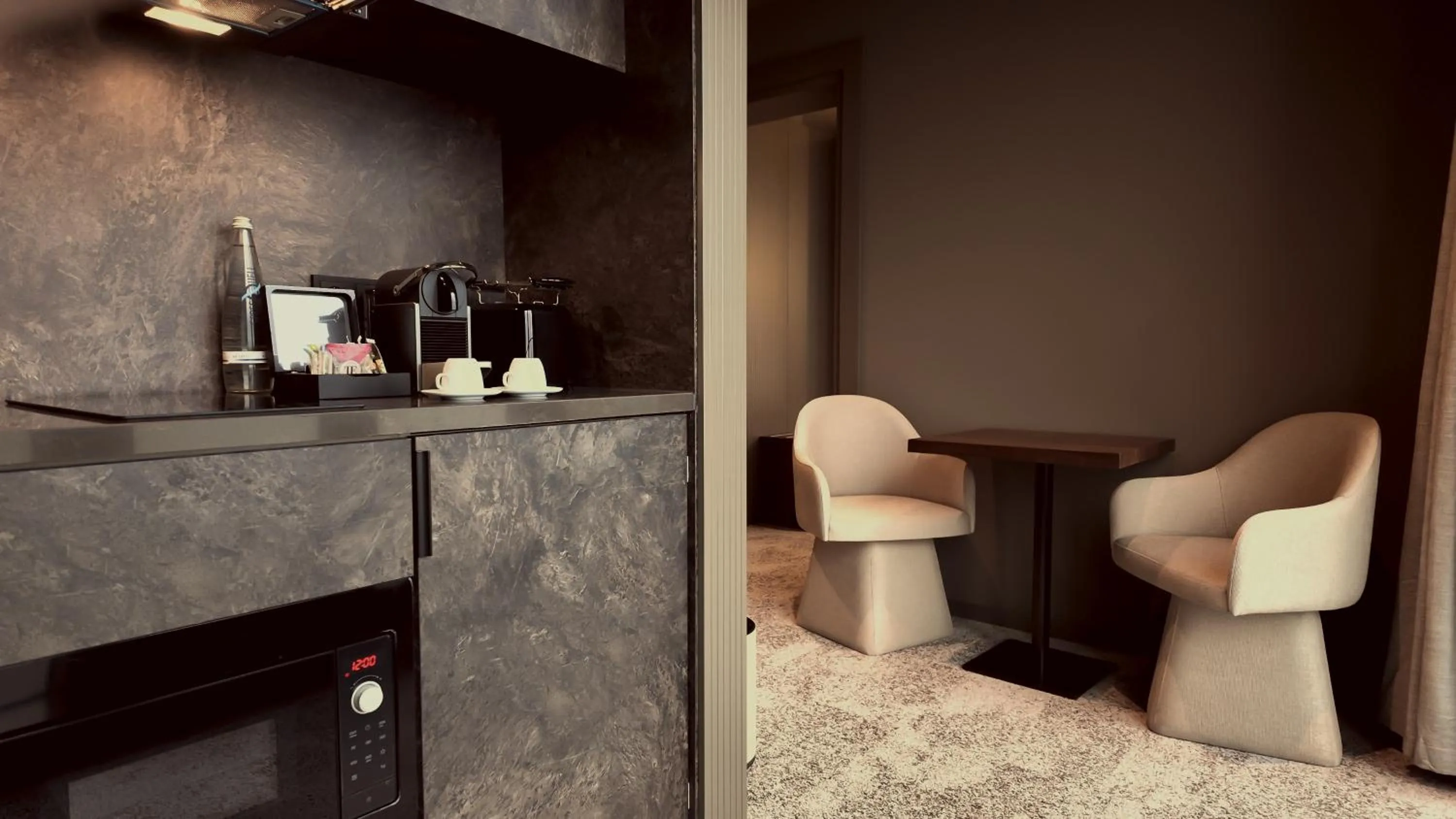 Coffee/tea facilities in Bellman Hotel