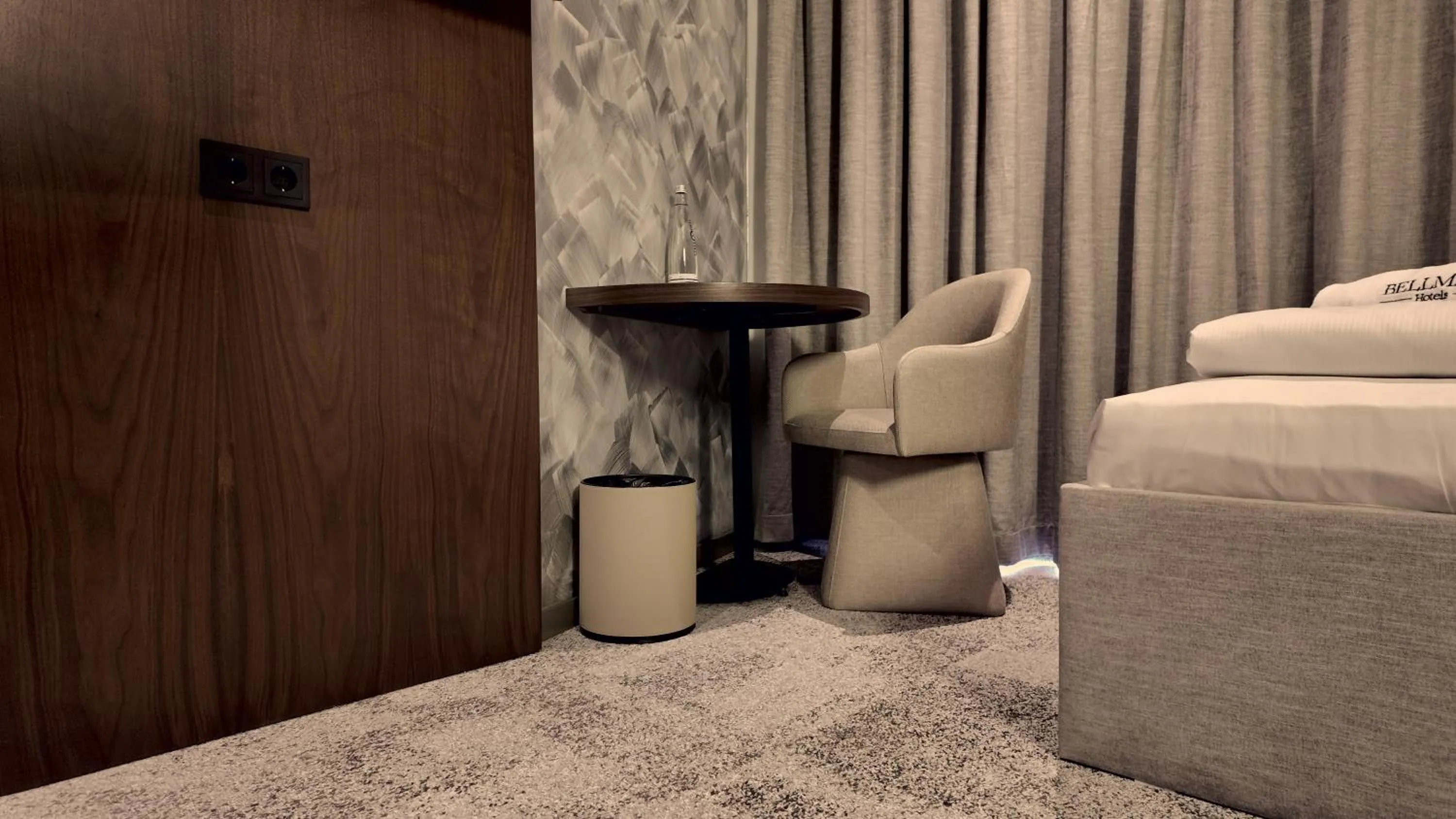 Seating area in Bellman Hotel