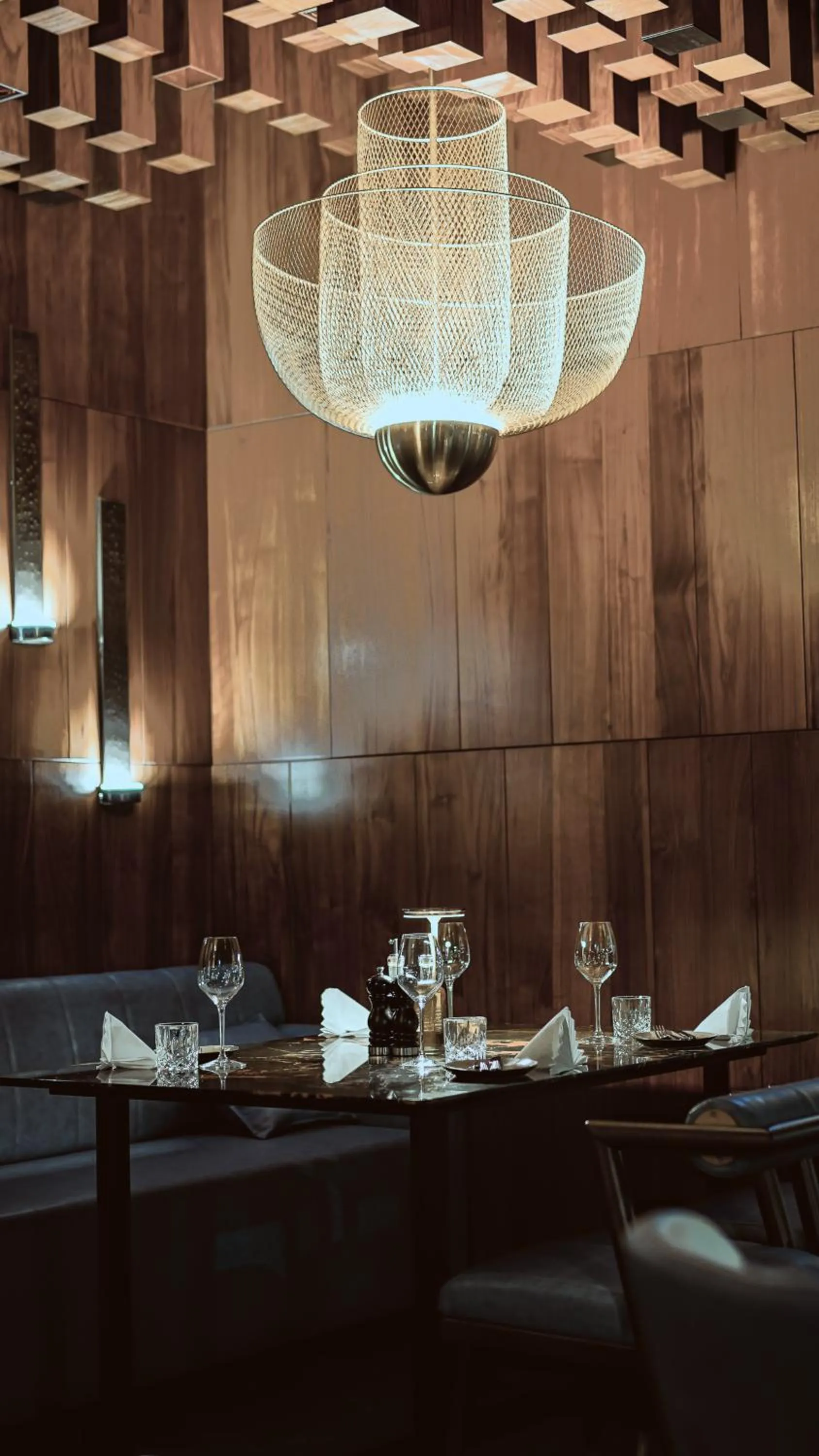 Restaurant/places to eat in Bellman Hotel