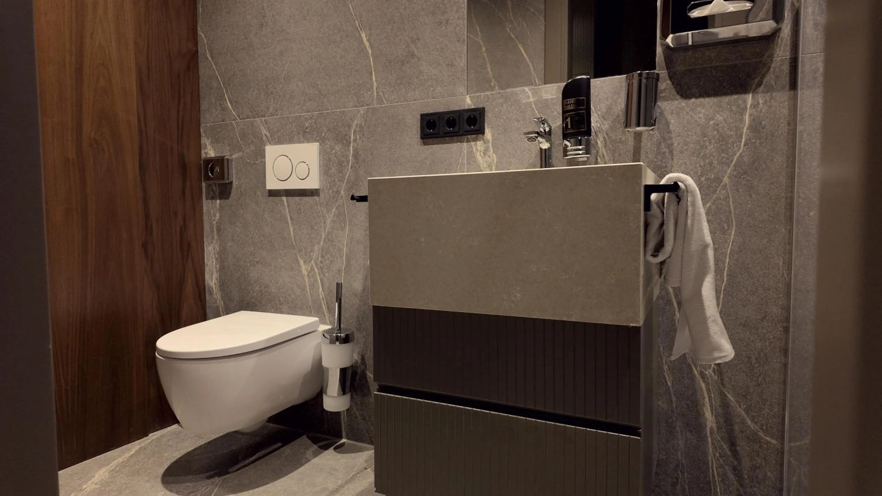 Bathroom in Bellman Hotel