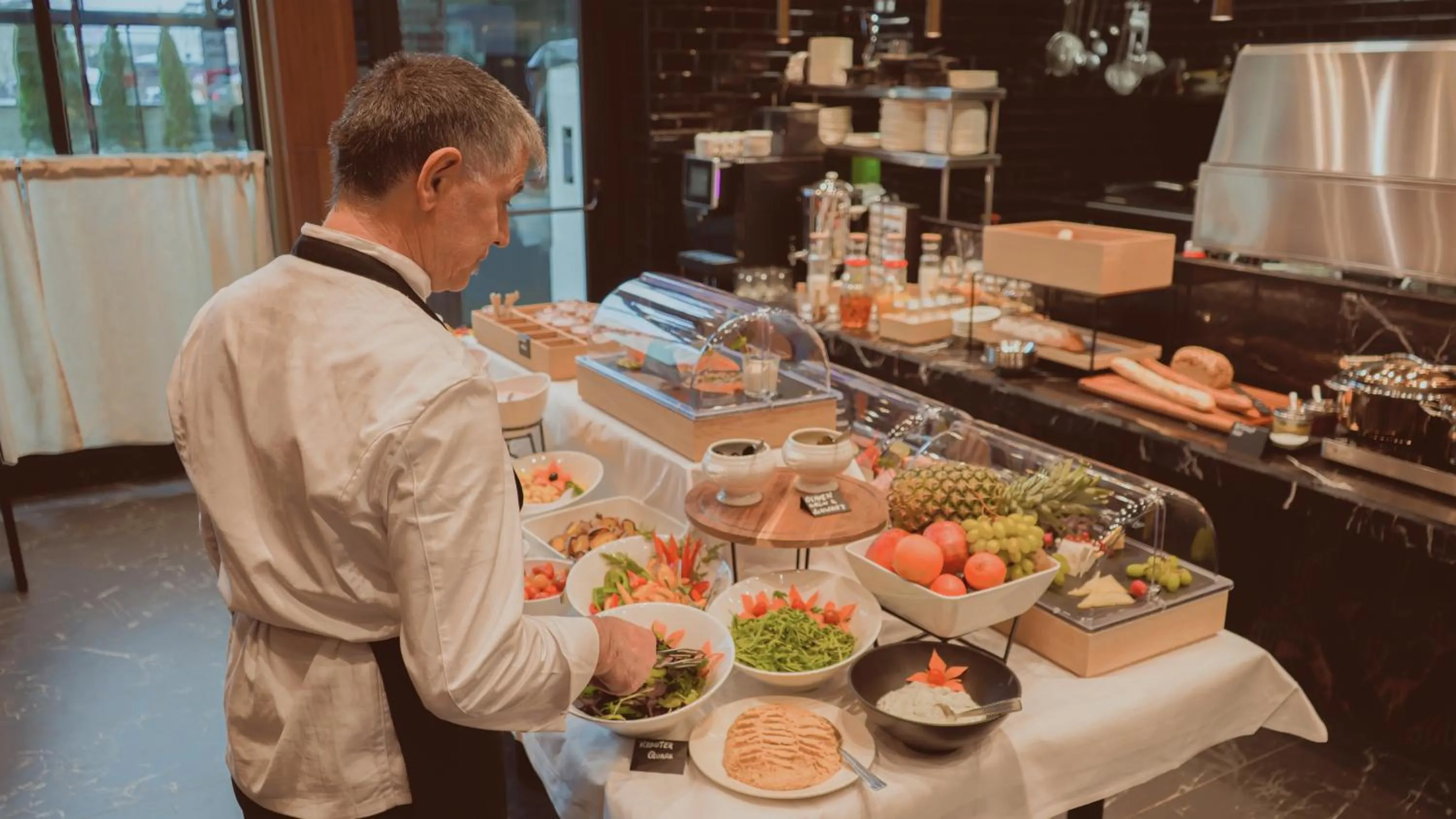 Buffet breakfast in Bellman Hotel