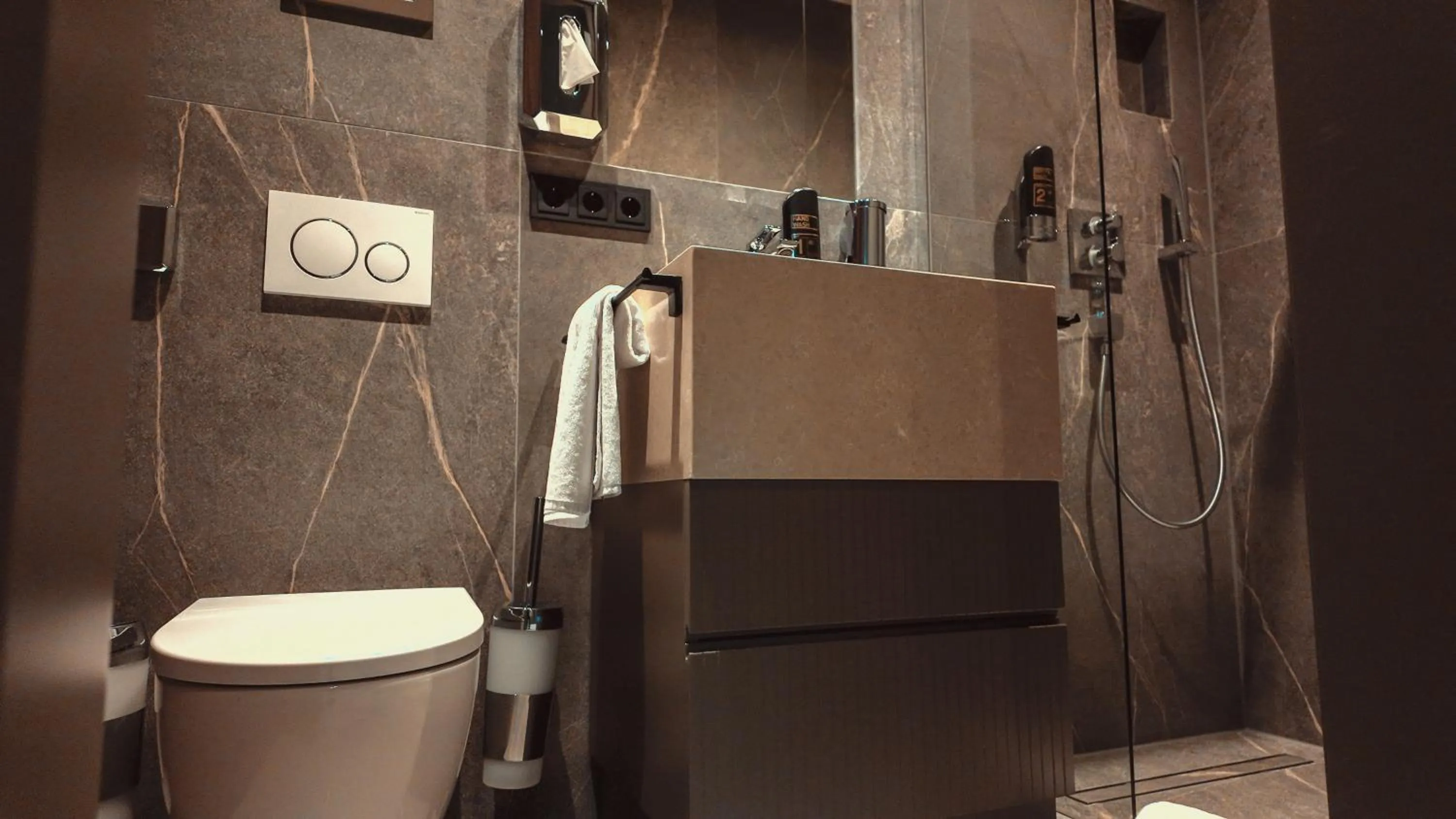 Bathroom in Bellman Hotel