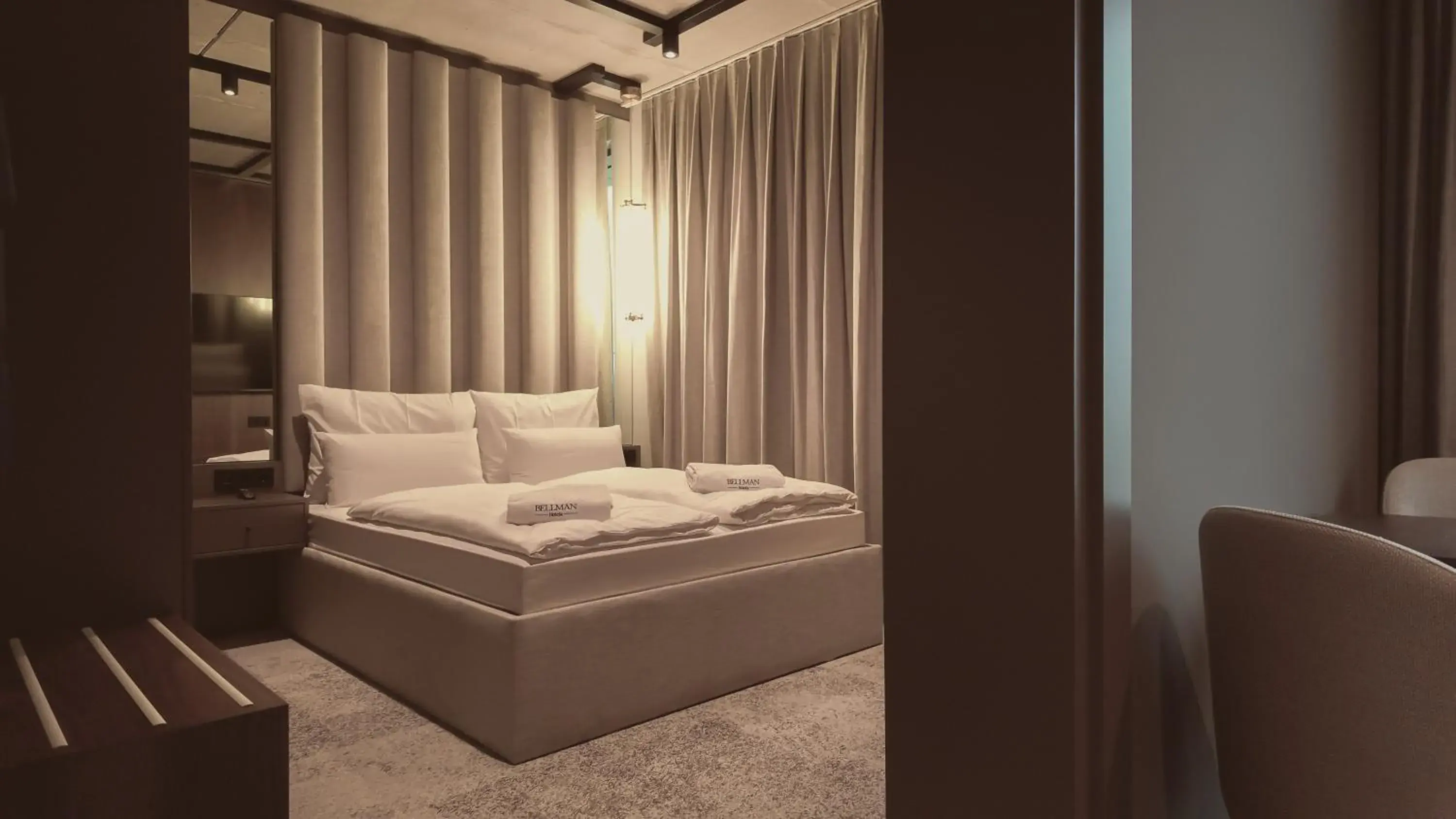 Bed in Bellman Hotel Bed in Bellman Hotel