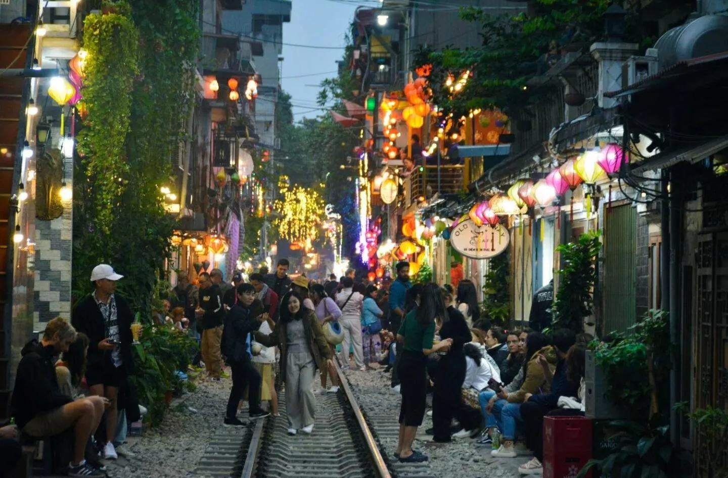 Night in Homestay-kim mã -giang văn minh