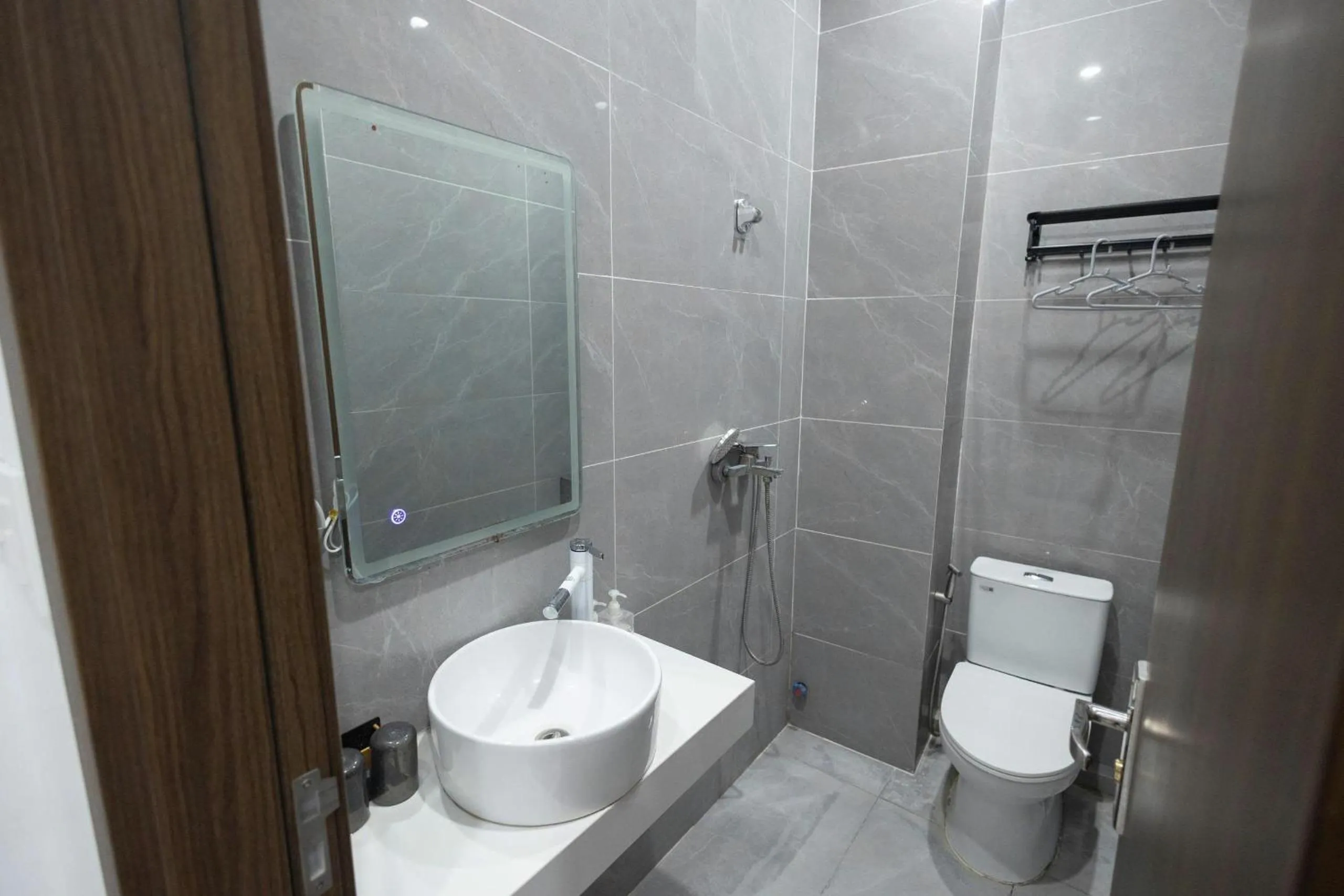 Shower in Homestay-kim mã -giang văn minh