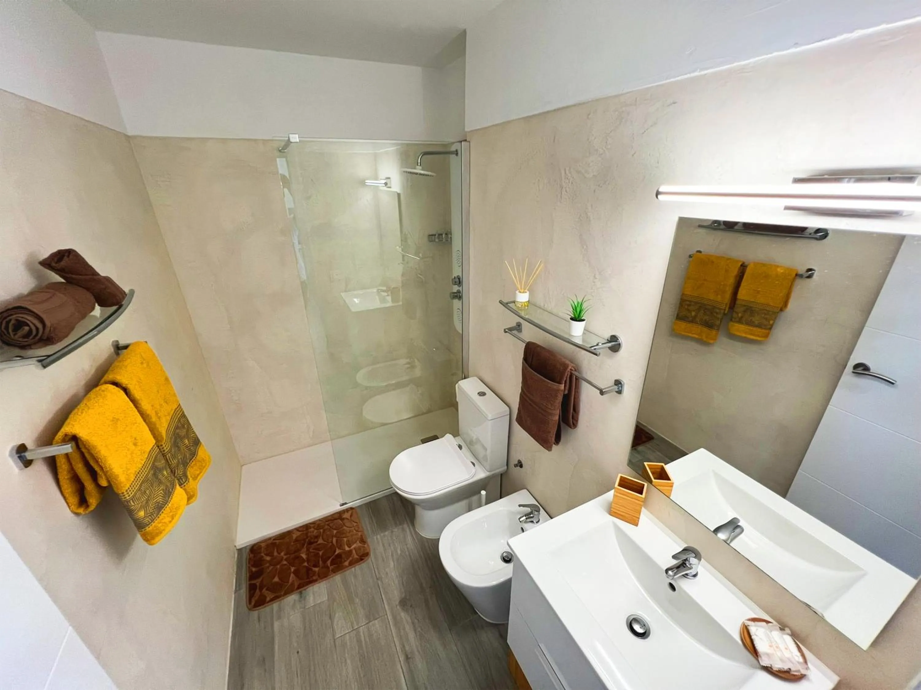 Bathroom in Apartamento Frente Mar, Playa de Las Americas