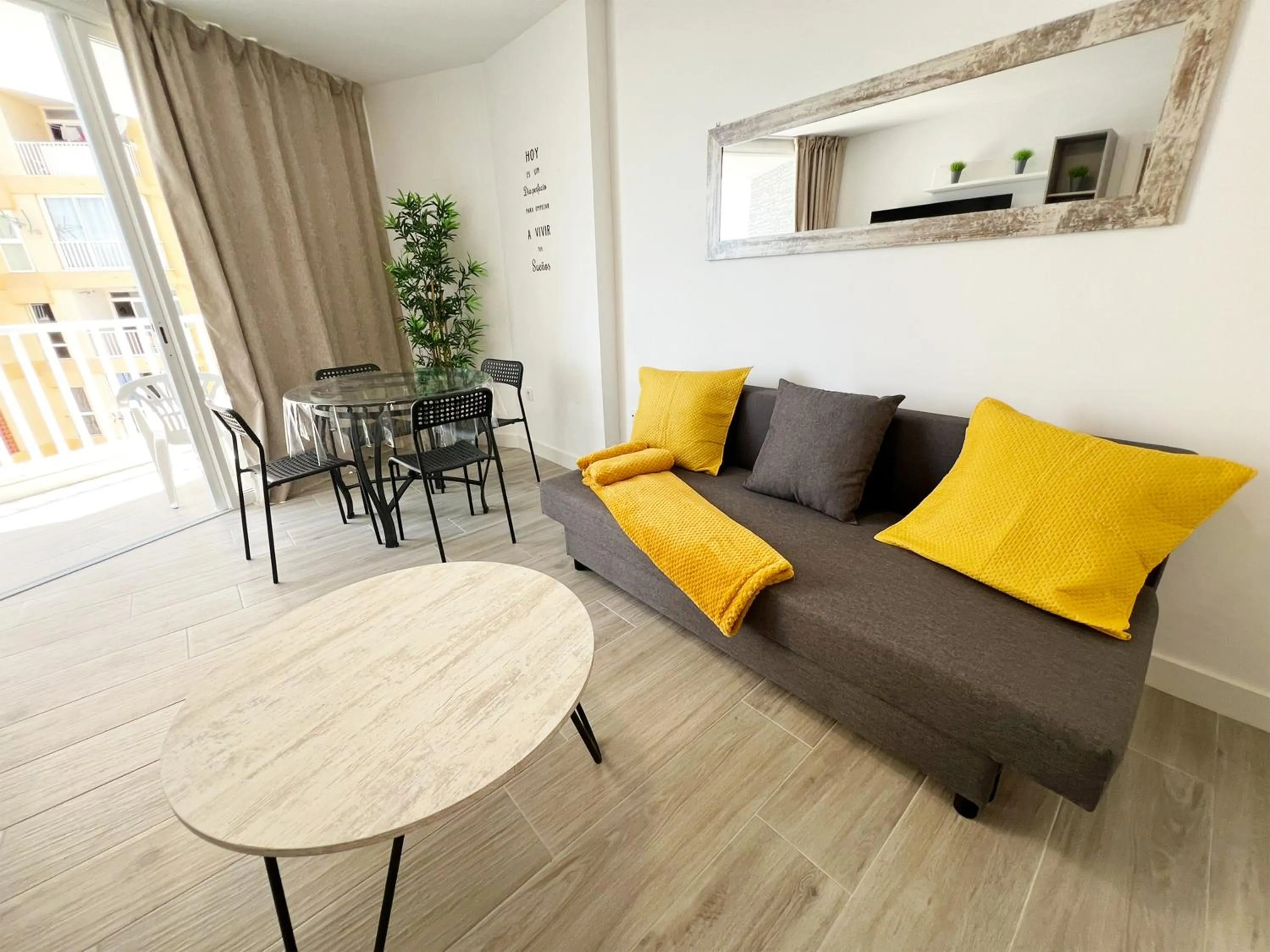 Bed in Apartamento Frente Mar, Playa de Las Americas