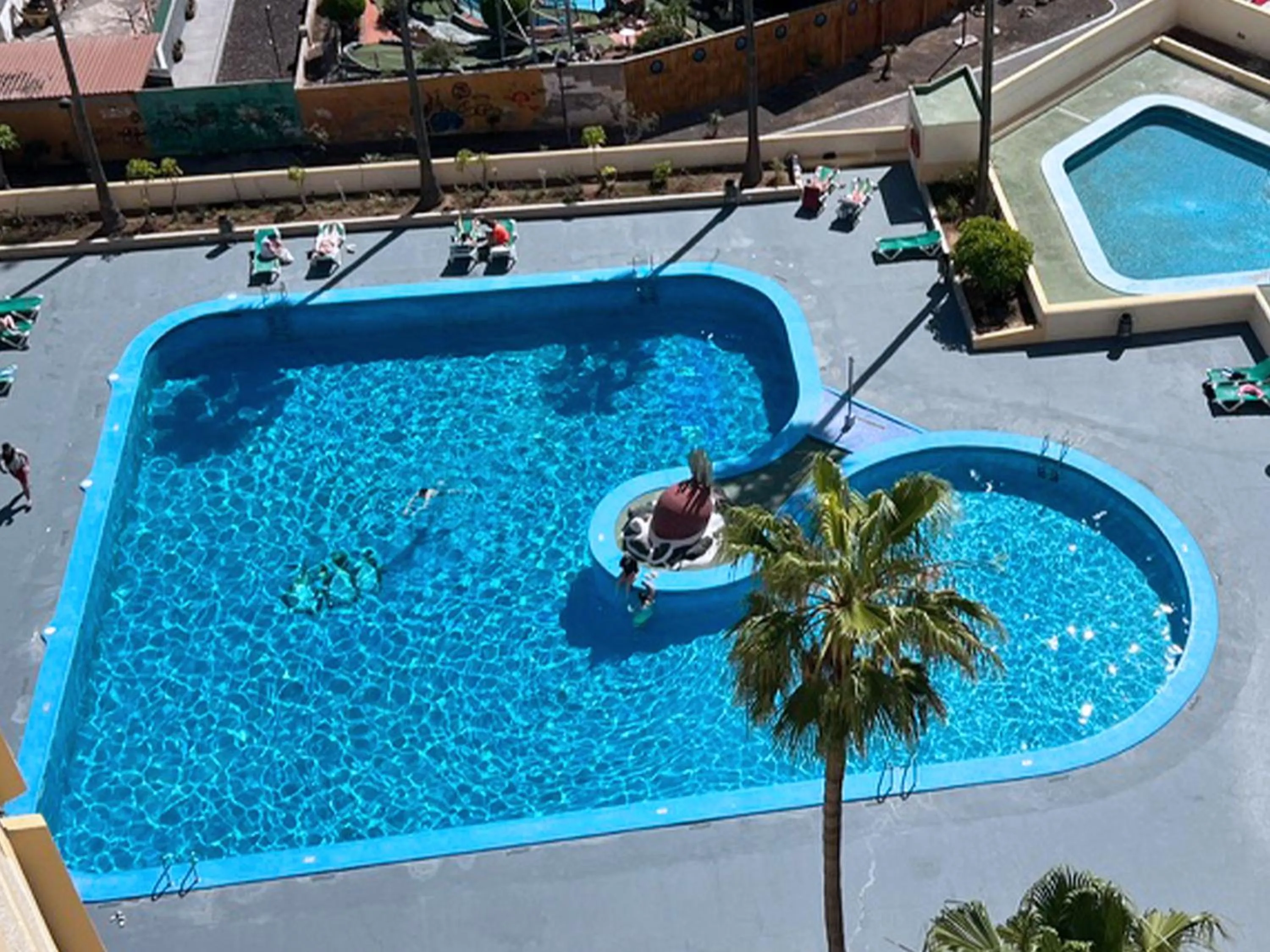 Pool view in Apartamento Frente Mar, Playa de Las Americas
