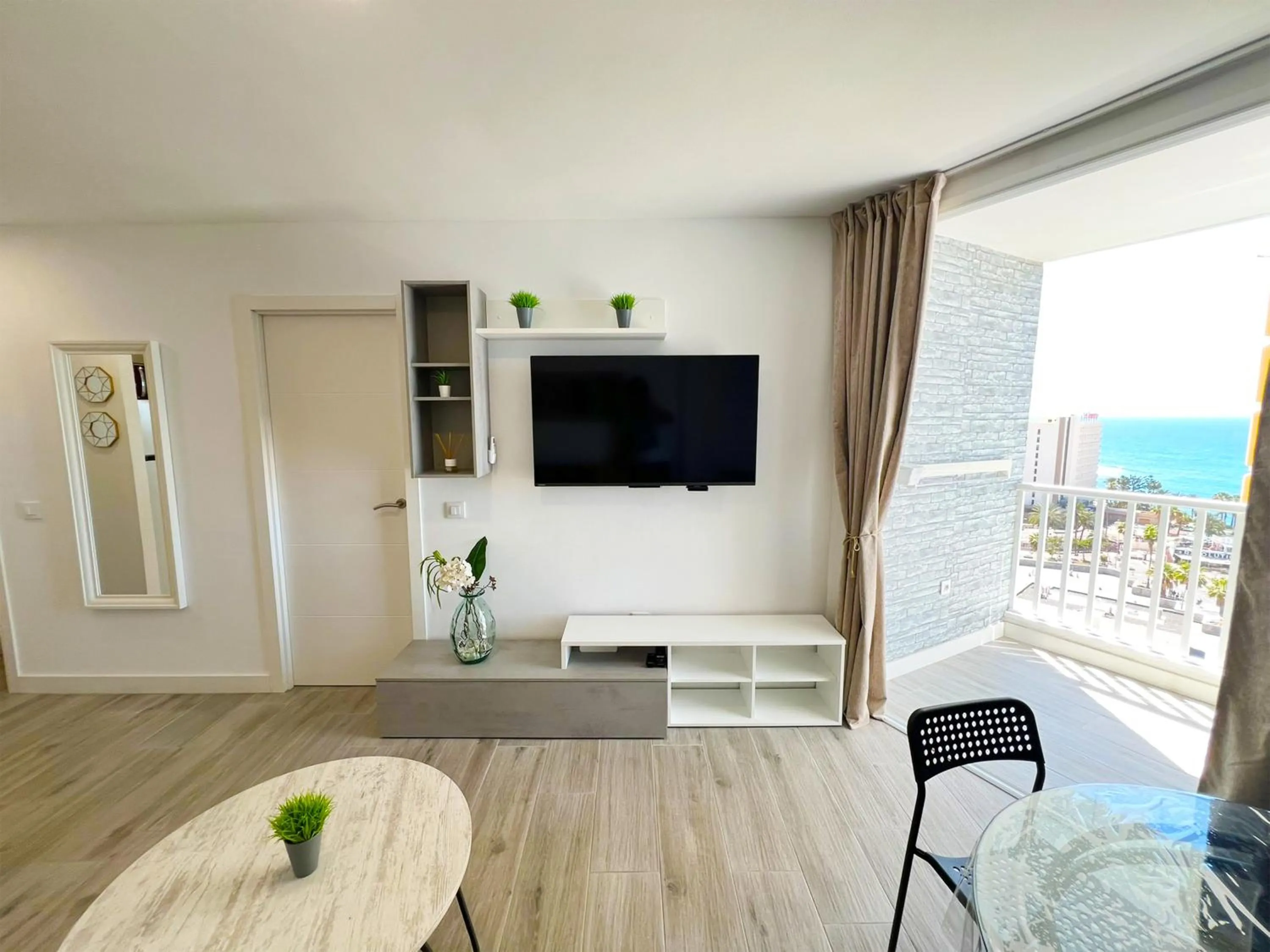 Communal lounge/ TV room in Apartamento Frente Mar, Playa de Las Americas