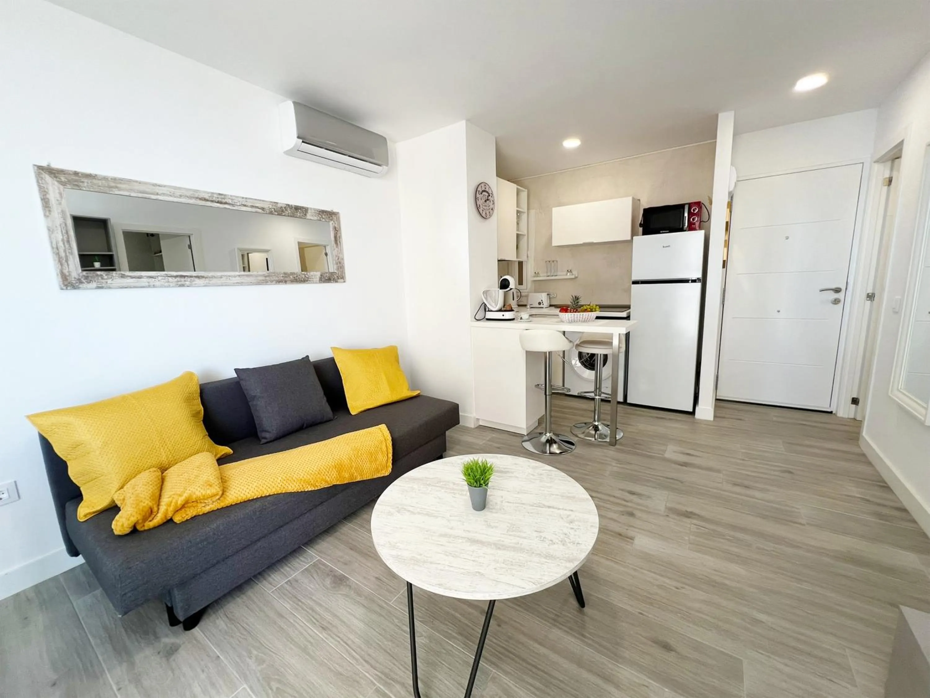 Communal lounge/ TV room in Apartamento Frente Mar, Playa de Las Americas