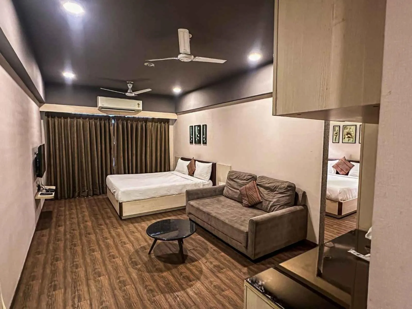 Bedroom, Bed in Ambition studio apartment at weekend address