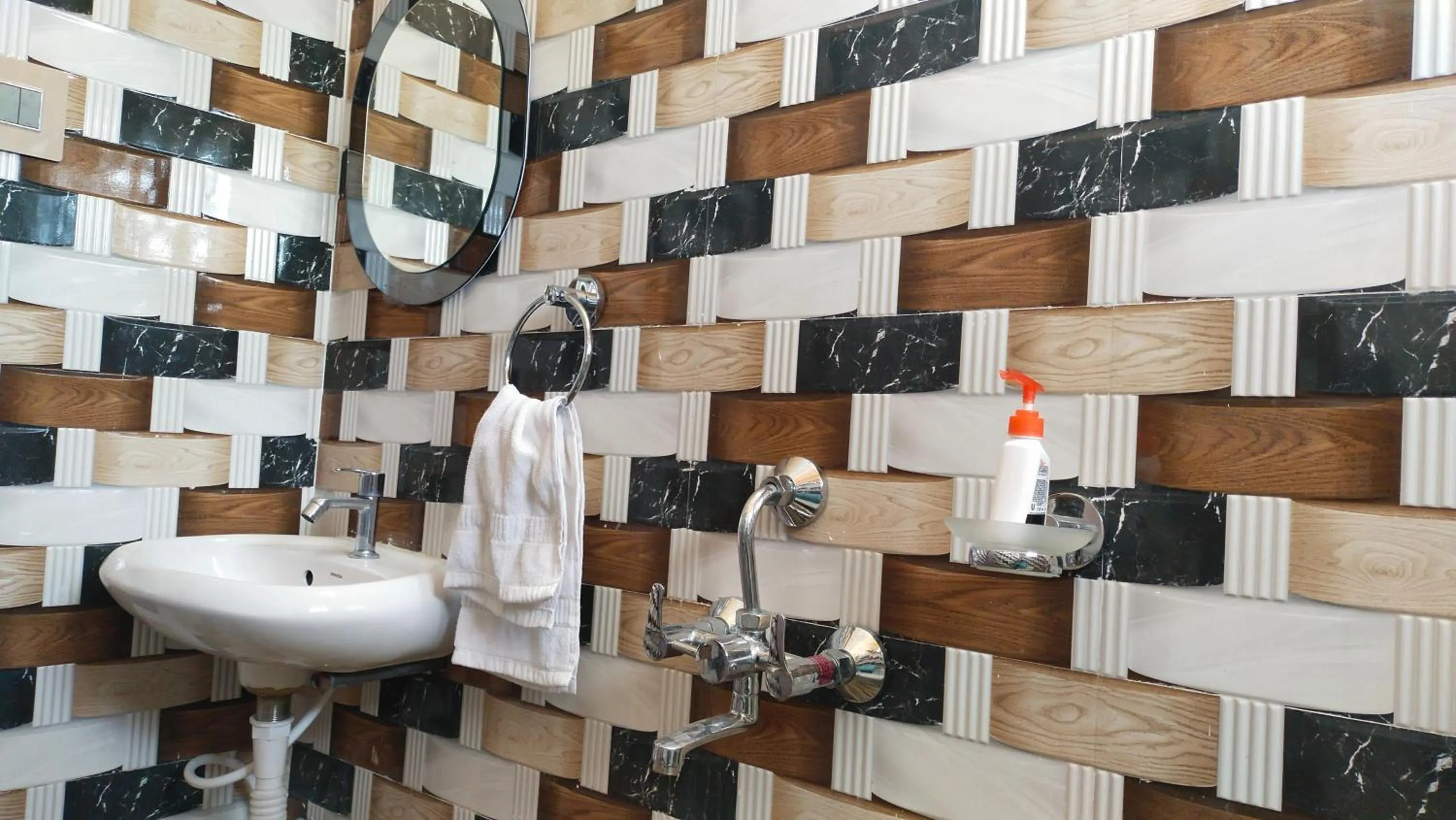 Bathroom in Hotel Tulusi Inn ! Bolpur, Shantiniketan ! Luxury Feel In Budget