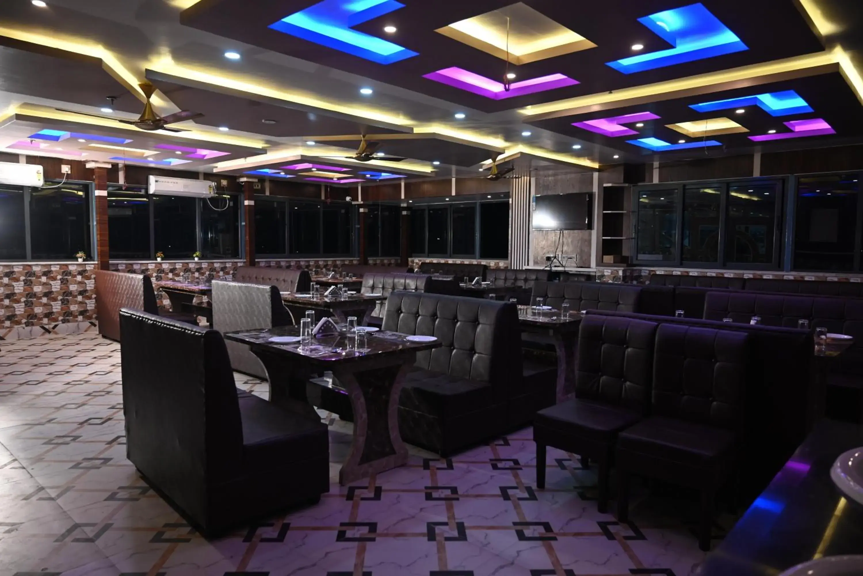 Hotel Tulusi Inn, Bolpur, Shantiniketan Hotel Tulusi Inn, Bolpur, Shantiniketan