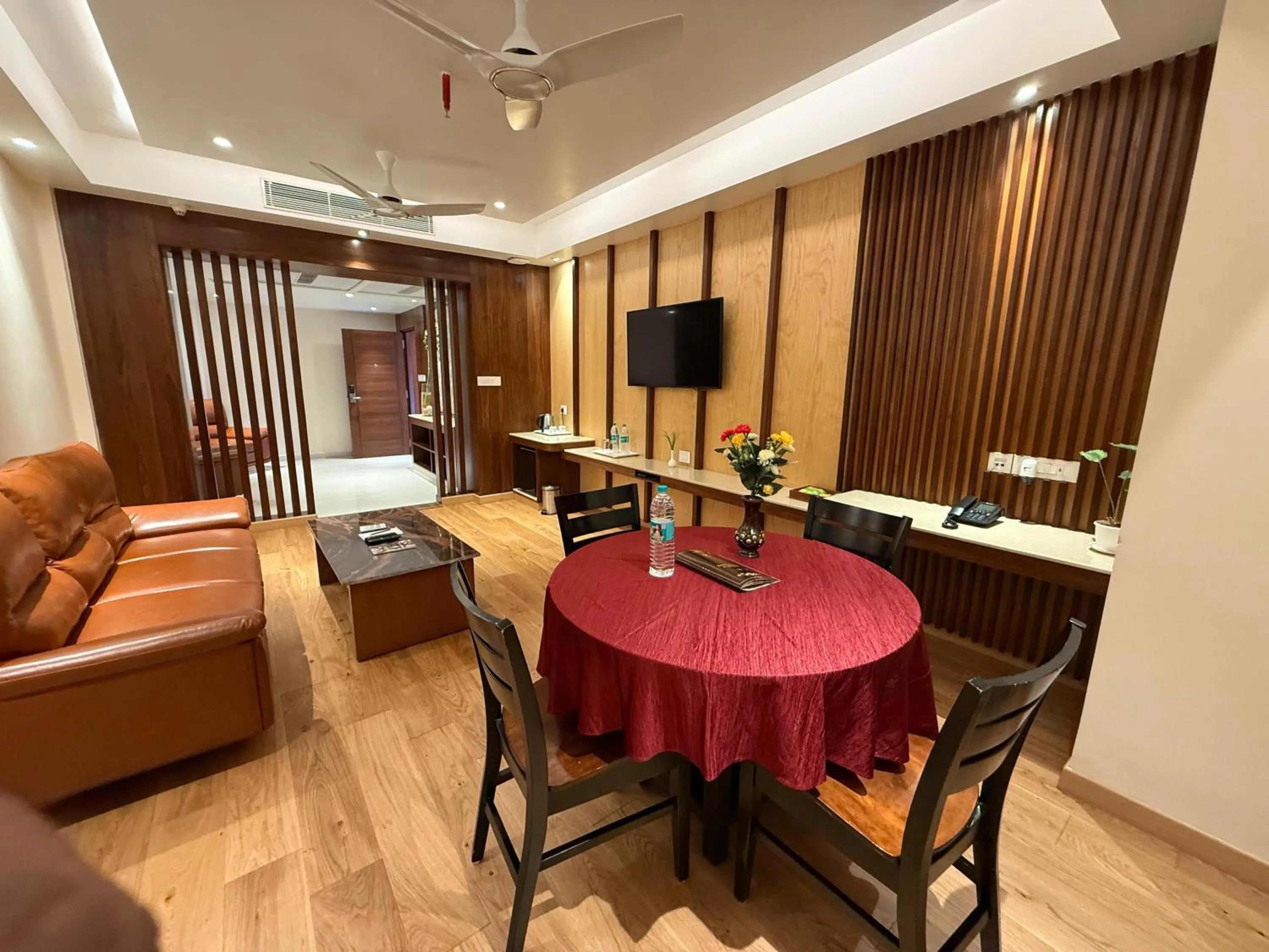 Dining area in Hotel the Plaza