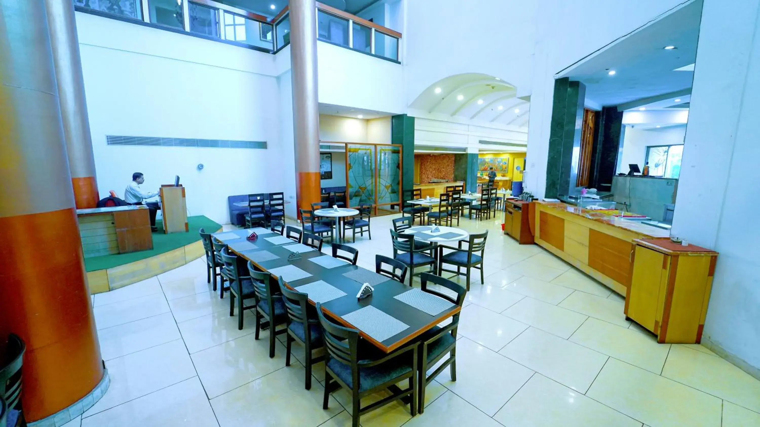 Restaurant/places to eat in Hotel the Plaza Restaurant/places to eat in Hotel the Plaza