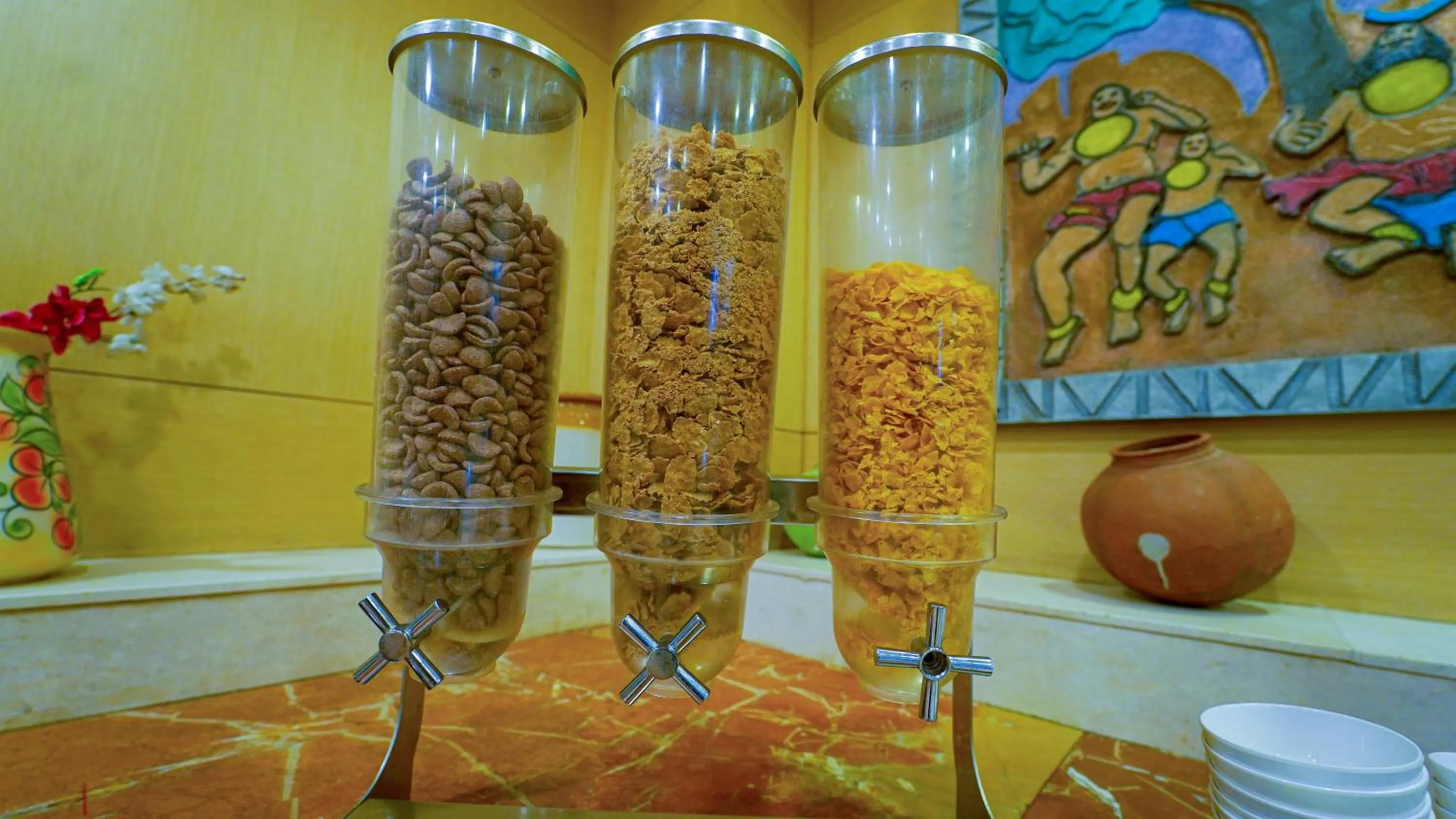 Restaurant/places to eat in Hotel the Plaza