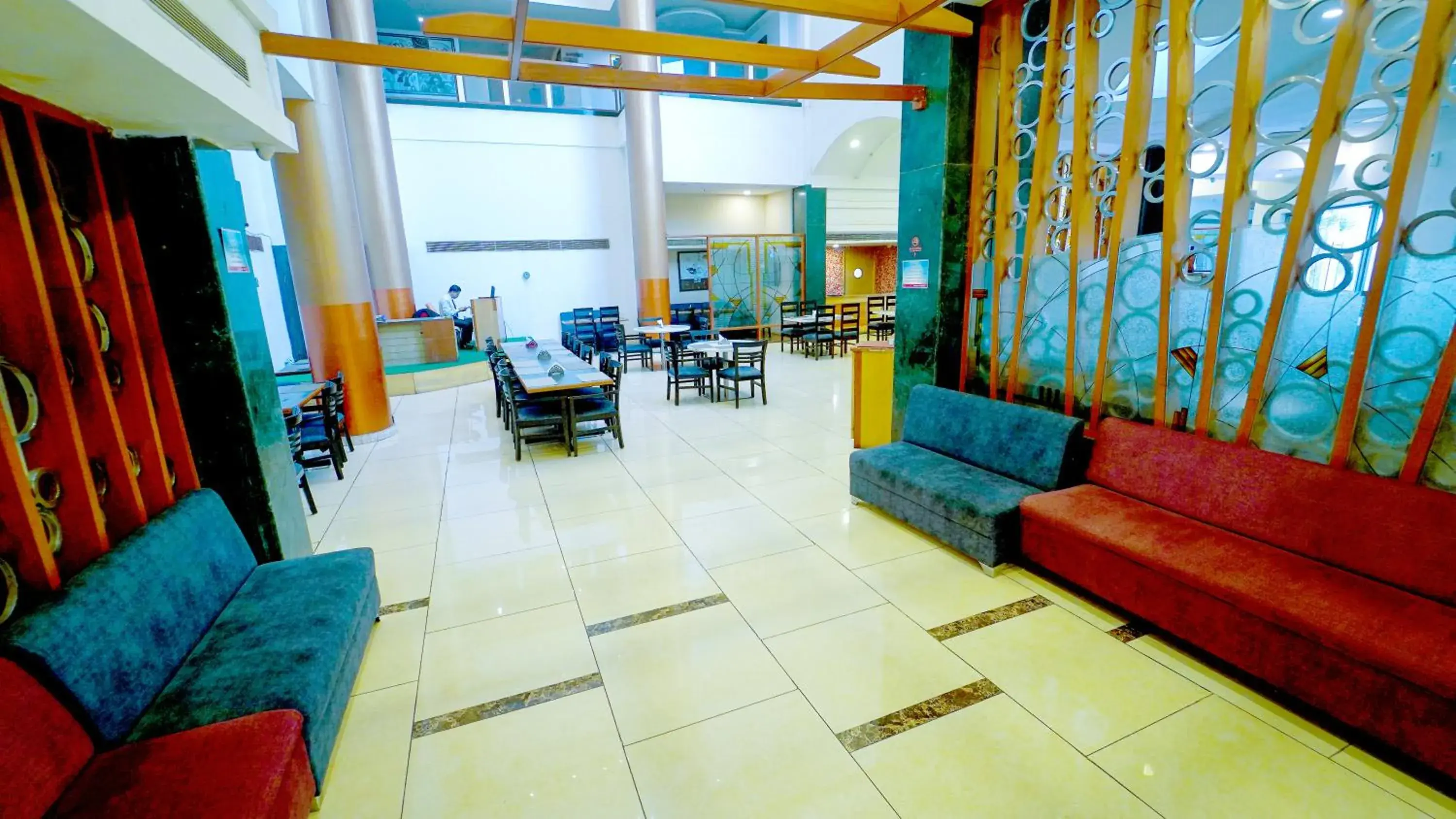 Restaurant/places to eat in Hotel the Plaza Restaurant/places to eat in Hotel the Plaza