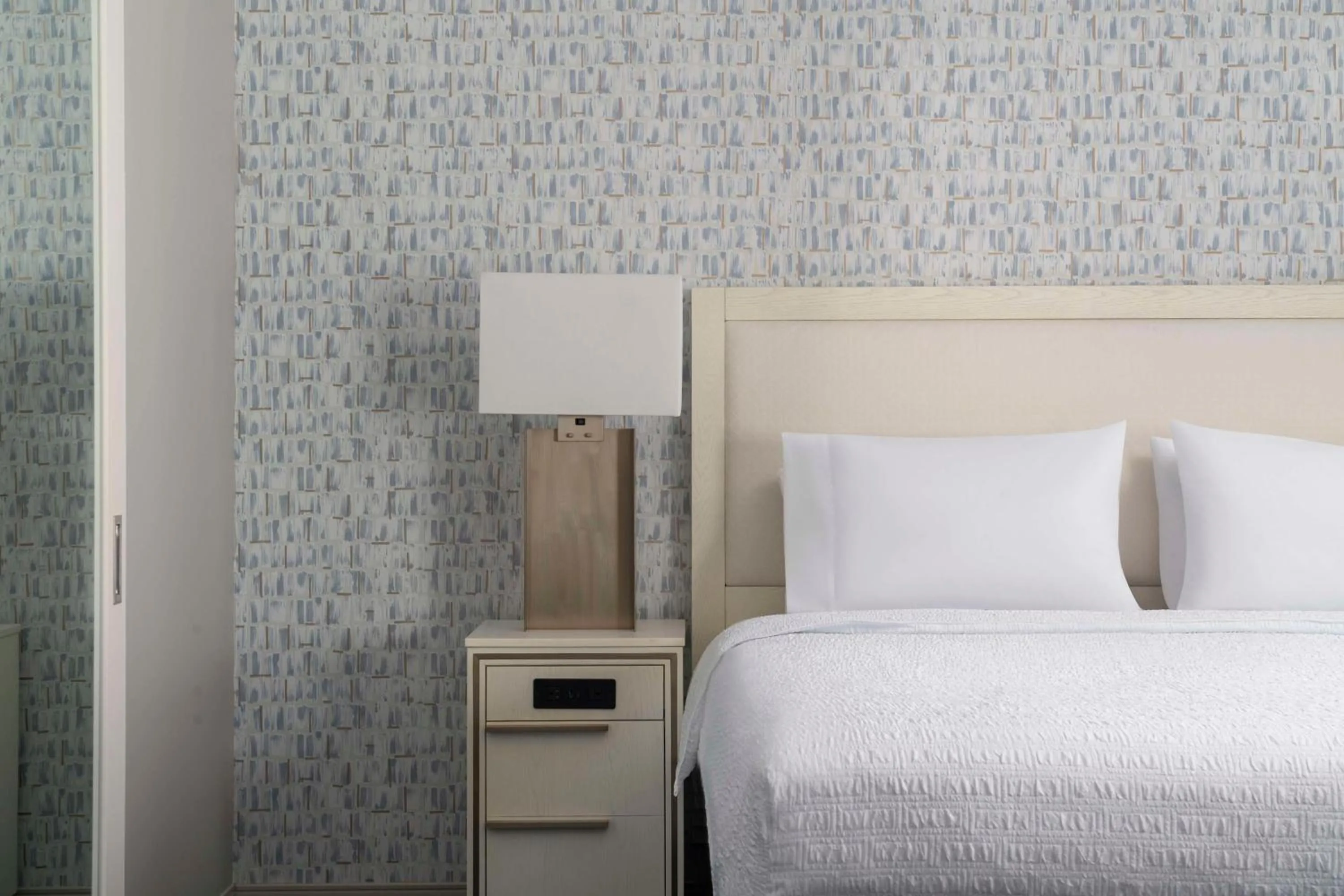 Bed in Hampton Inn & Suites Amarillo West