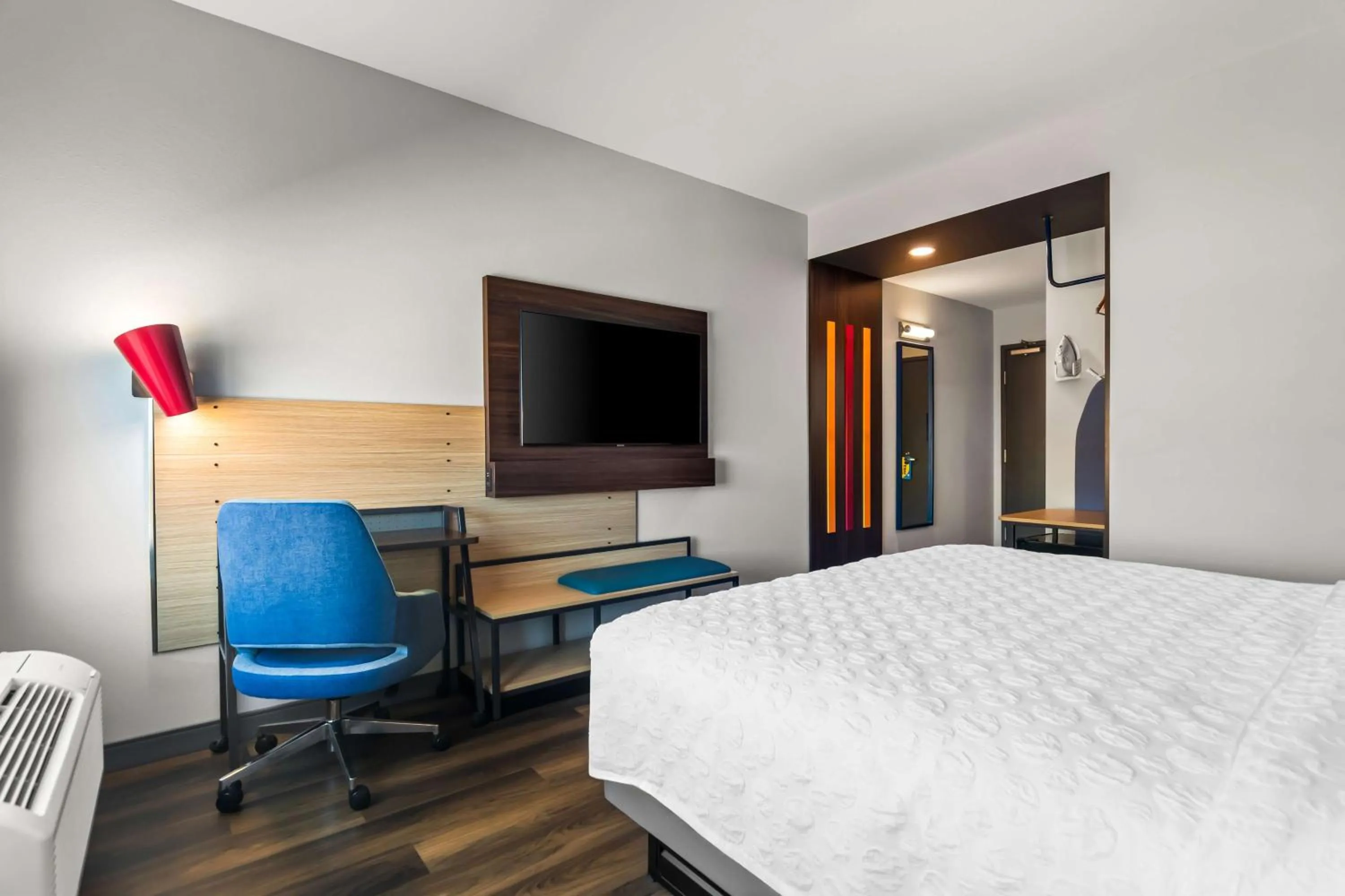 Bedroom, Bed in Tru By Hilton Rogers Bentonville