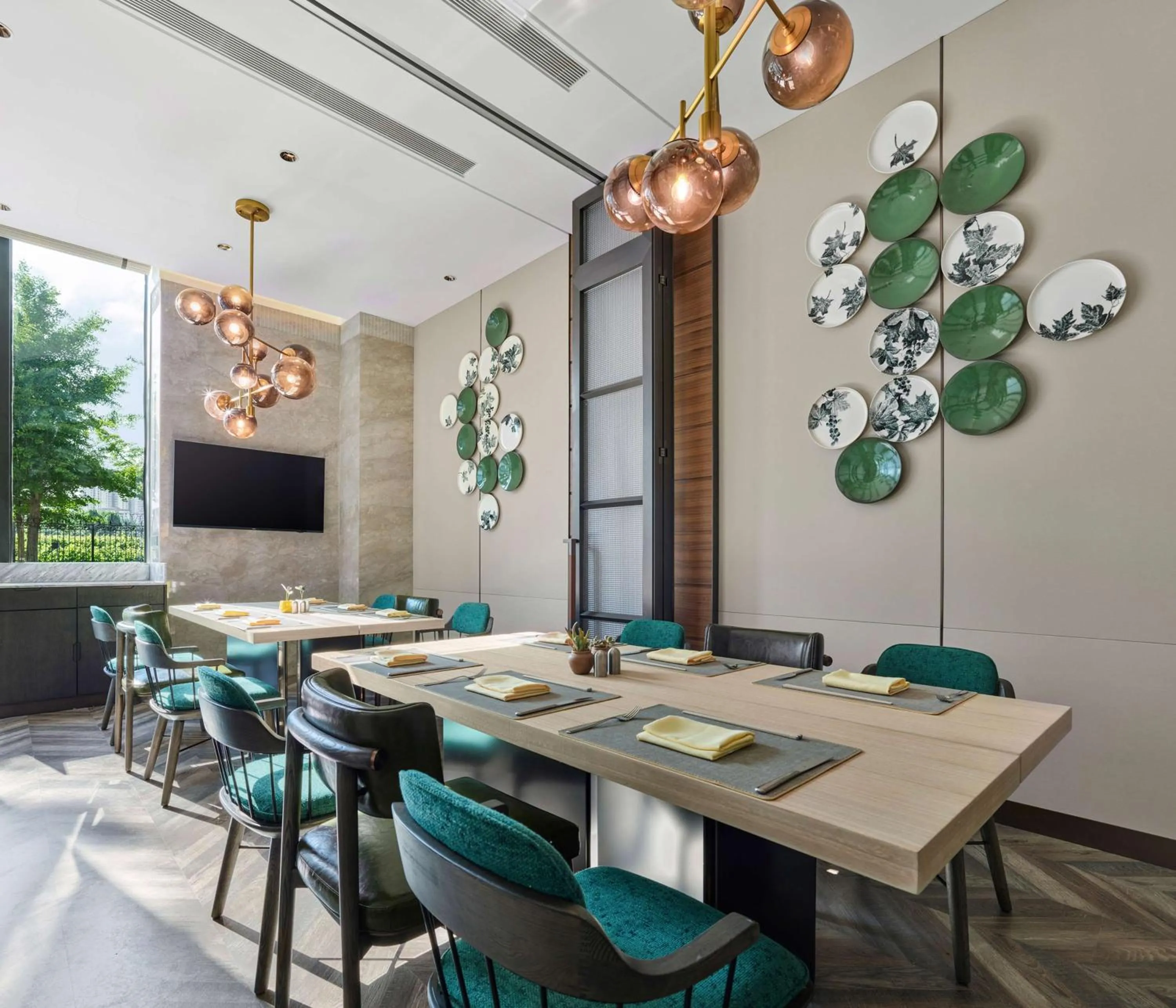 Restaurant/places to eat in Doubletree By Hilton Yantai Golden Coast Hotel & Suites